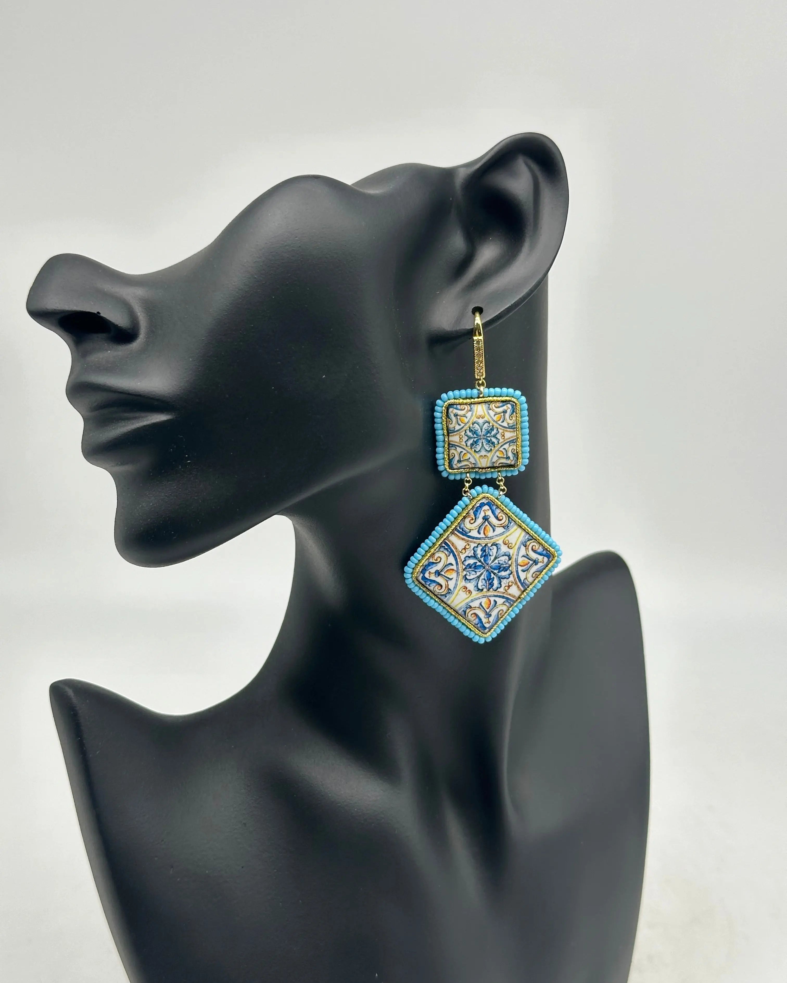 Orecchini Piastrella Ceramica di Caltagirone, cornice celeste DD Ceramiche Siciliane