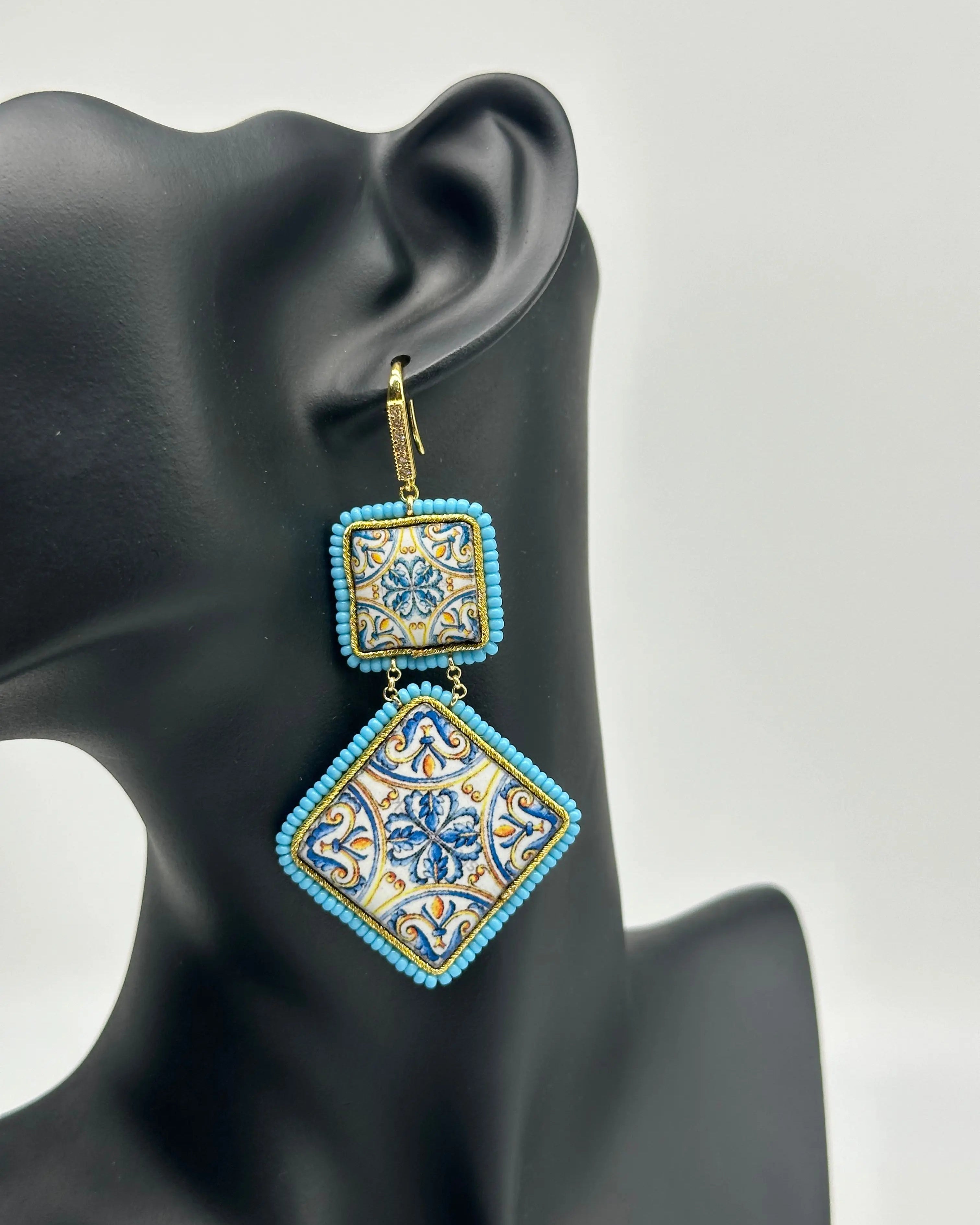 Orecchini Piastrella Ceramica di Caltagirone, cornice celeste DD Ceramiche Siciliane