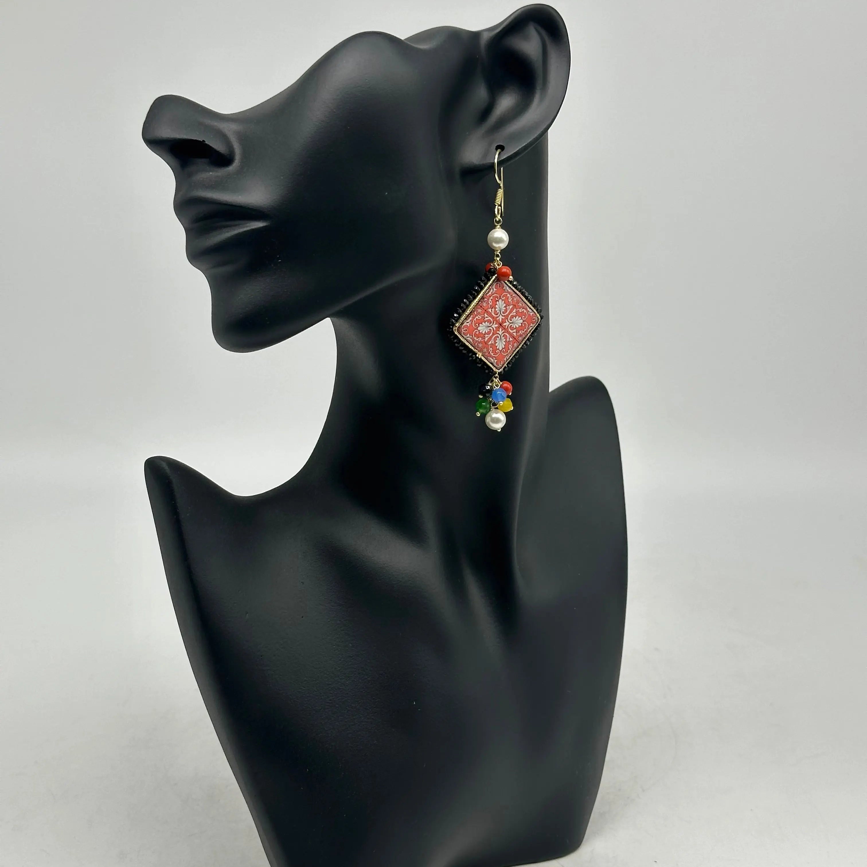 5 Orecchini Piastrella Ceramica di Caltagirone, cornice nero, pietre, perle V.1 DD CERAMICHE SICILIANE