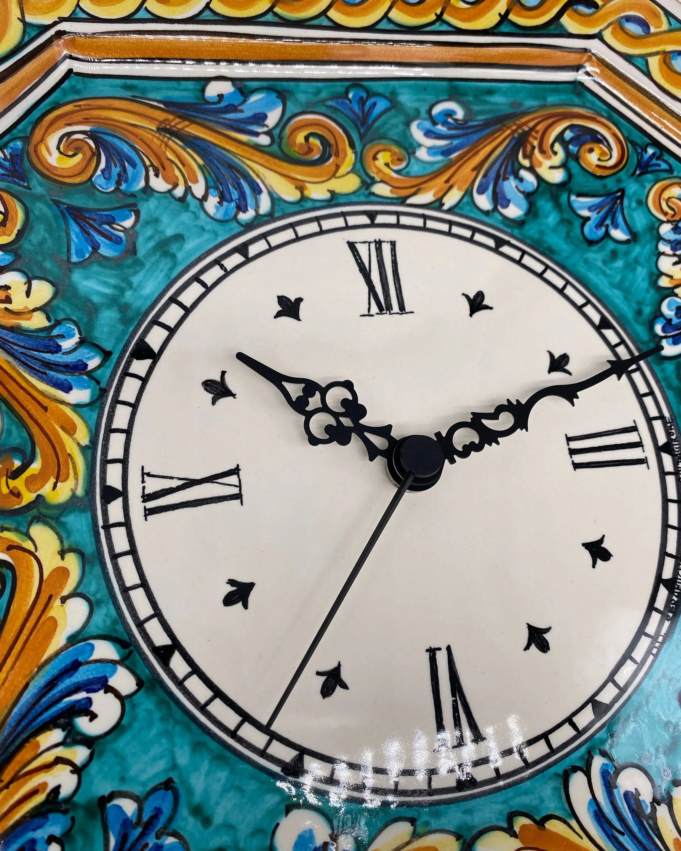 Orologio da Parete Ceramica Caltagirone Ottagonale dipinto a mano cm 32 Decoro n.4 DD CERAMICHE SICILIANE
