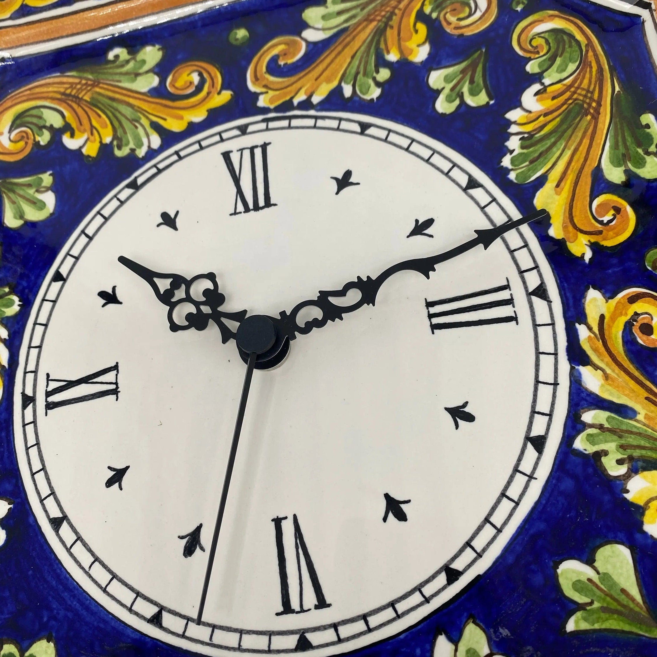 Orologio da Parete Ceramica Caltagirone Ottagonale dipinto a mano cm 32 Decoro n.2 DD CERAMICHE SICILIANE