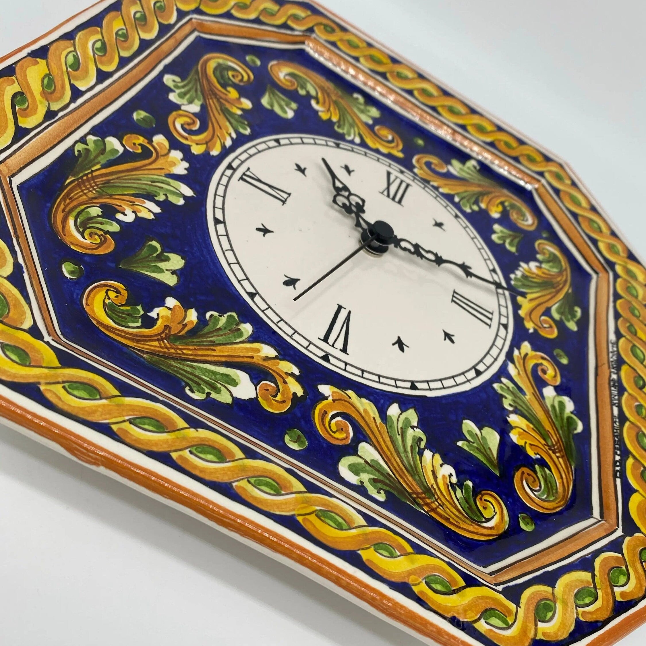 Orologio da Parete Ceramica Caltagirone Ottagonale dipinto a mano cm 32 Decoro n.2 DD CERAMICHE SICILIANE