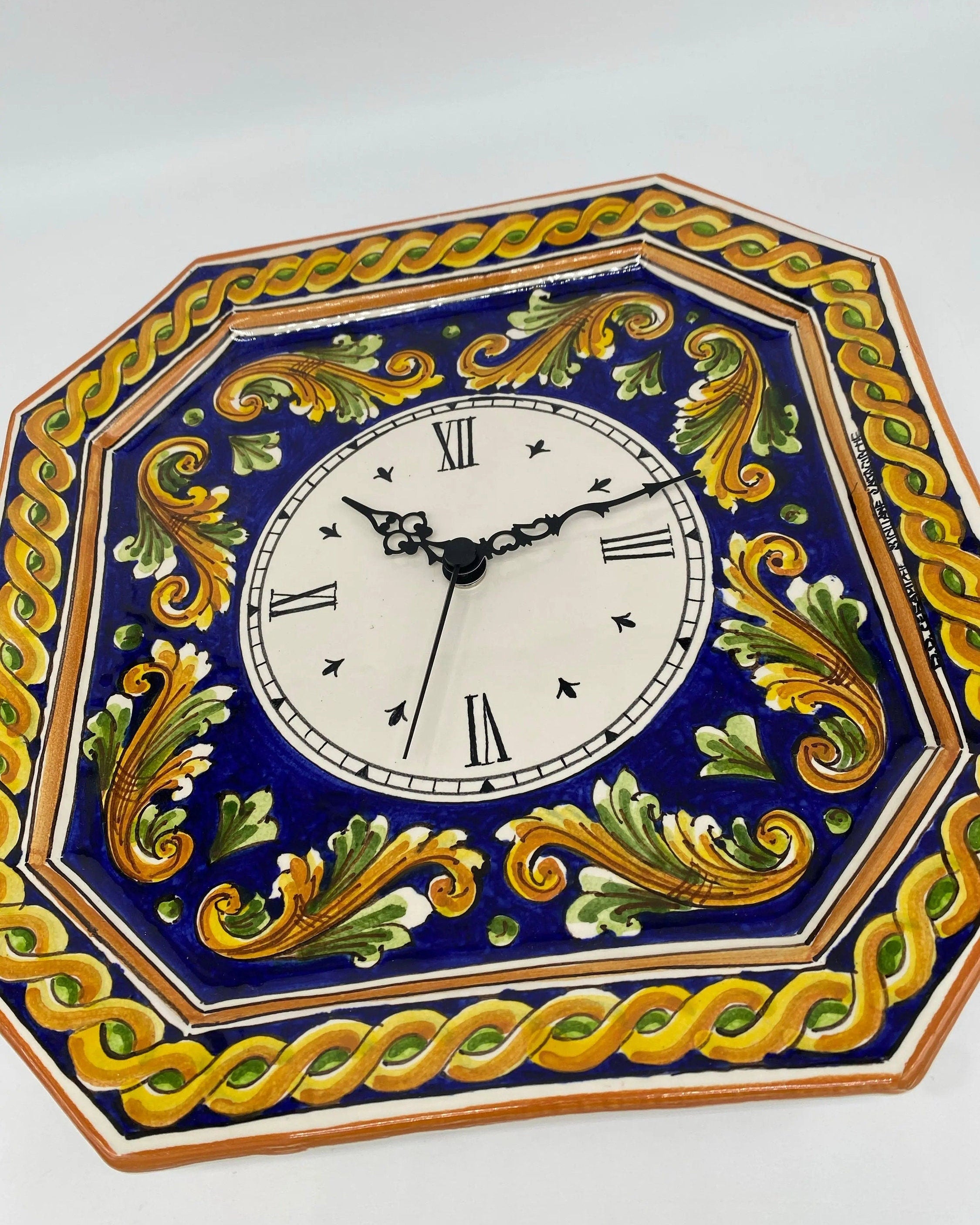 Orologio da Parete Ceramica Caltagirone Ottagonale dipinto a mano cm 32 Decoro n.2 DD CERAMICHE SICILIANE