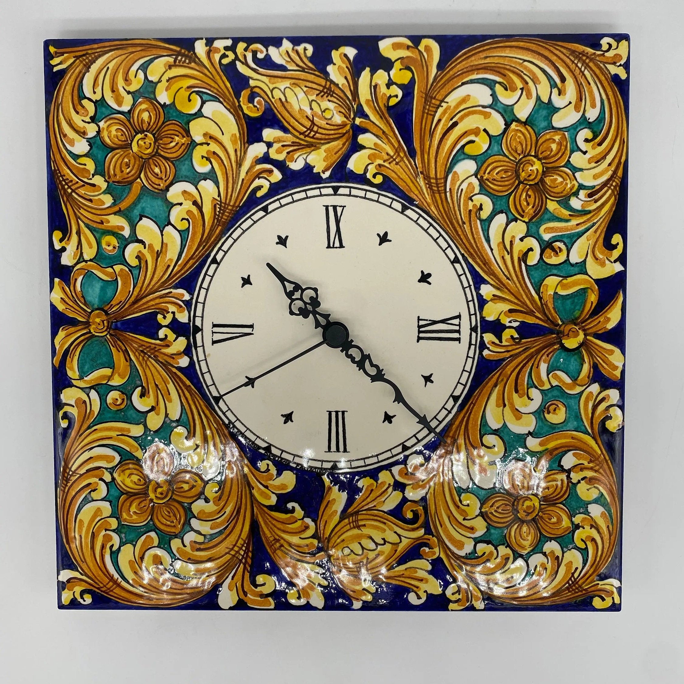 Orologio da Parete Ceramica Caltagirone Quadrato dipinto a mano Lato 30cm Decoro n.2 DD CERAMICHE SICILIANE