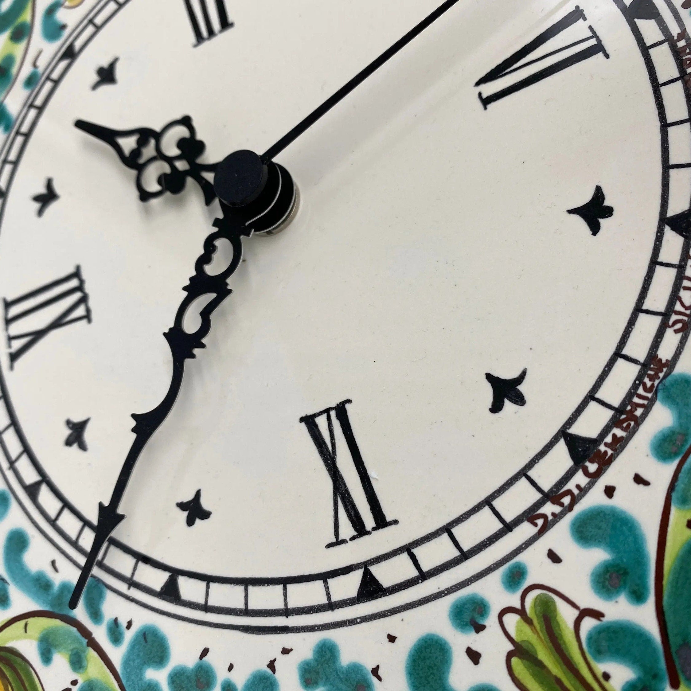 Orologio da Parete Ceramica Caltagirone Quadrato dipinto a mano Lato 30cm Decoro n.1 DD CERAMICHE SICILIANE