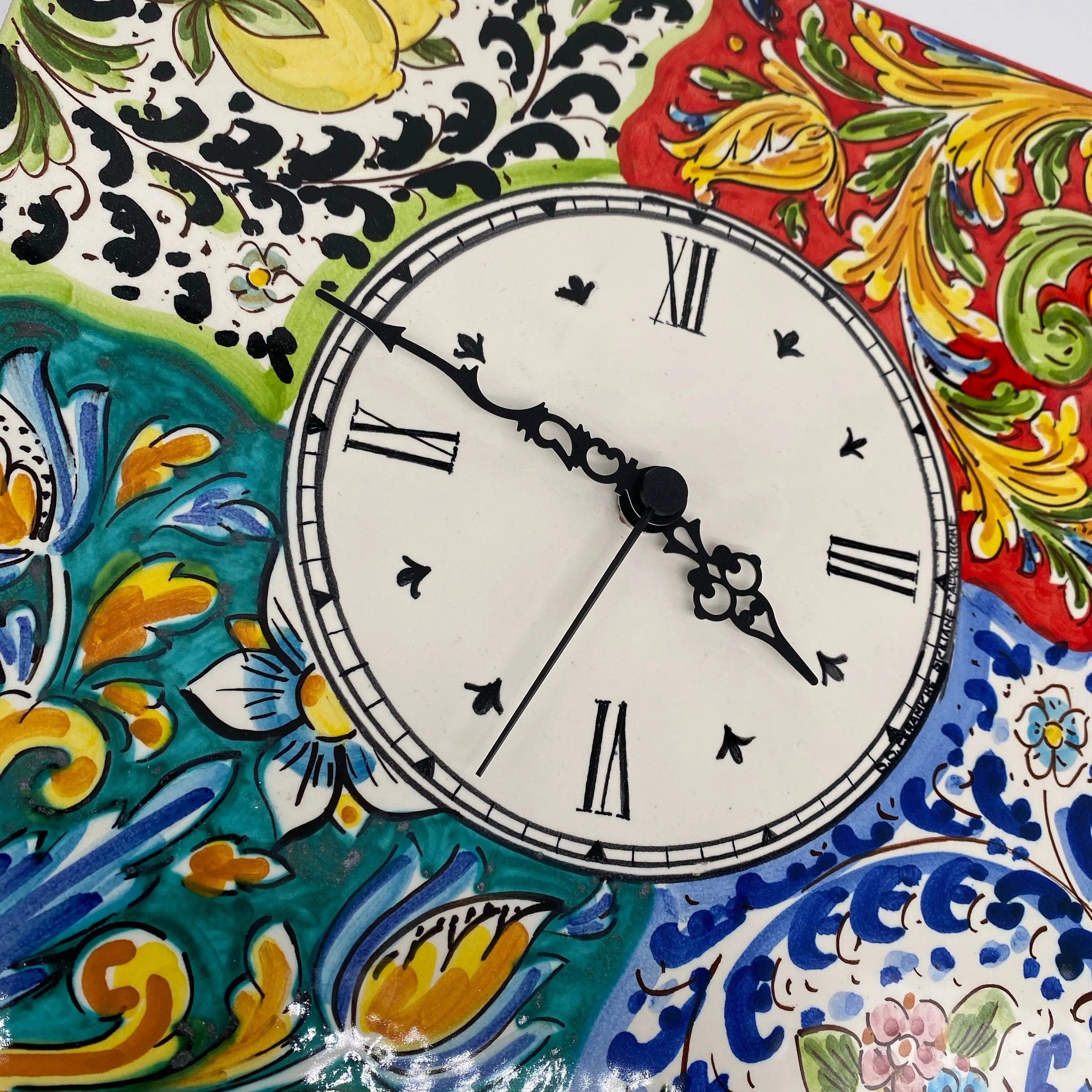 Orologio da Parete Ceramica Caltagirone Quadrato dipinto a mano Lato 30cm Decoro n.3 DD CERAMICHE SICILIANE