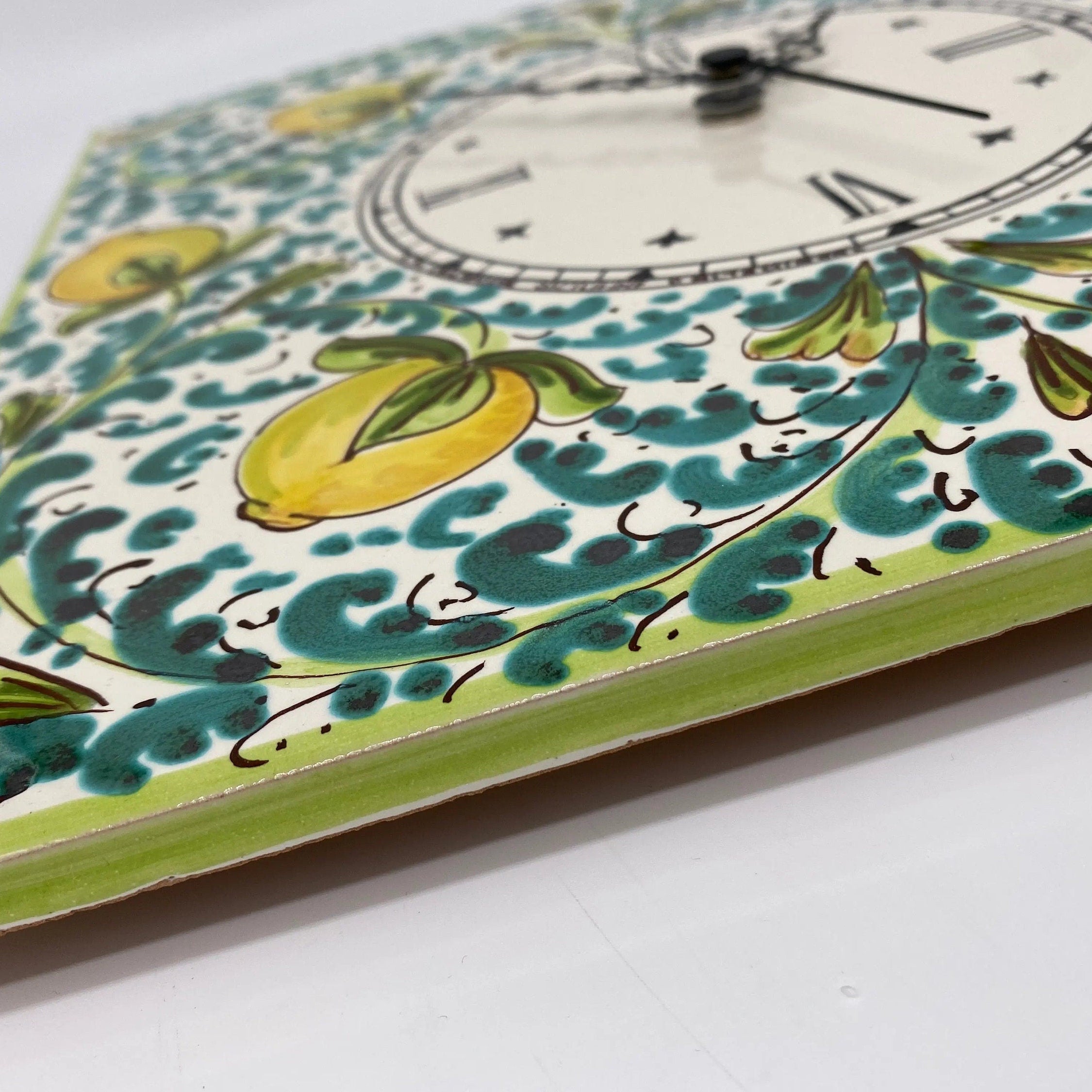 Orologio da Parete Ceramica Caltagirone Quadrato dipinto a mano Lato 30cm Decoro n.1 DD CERAMICHE SICILIANE