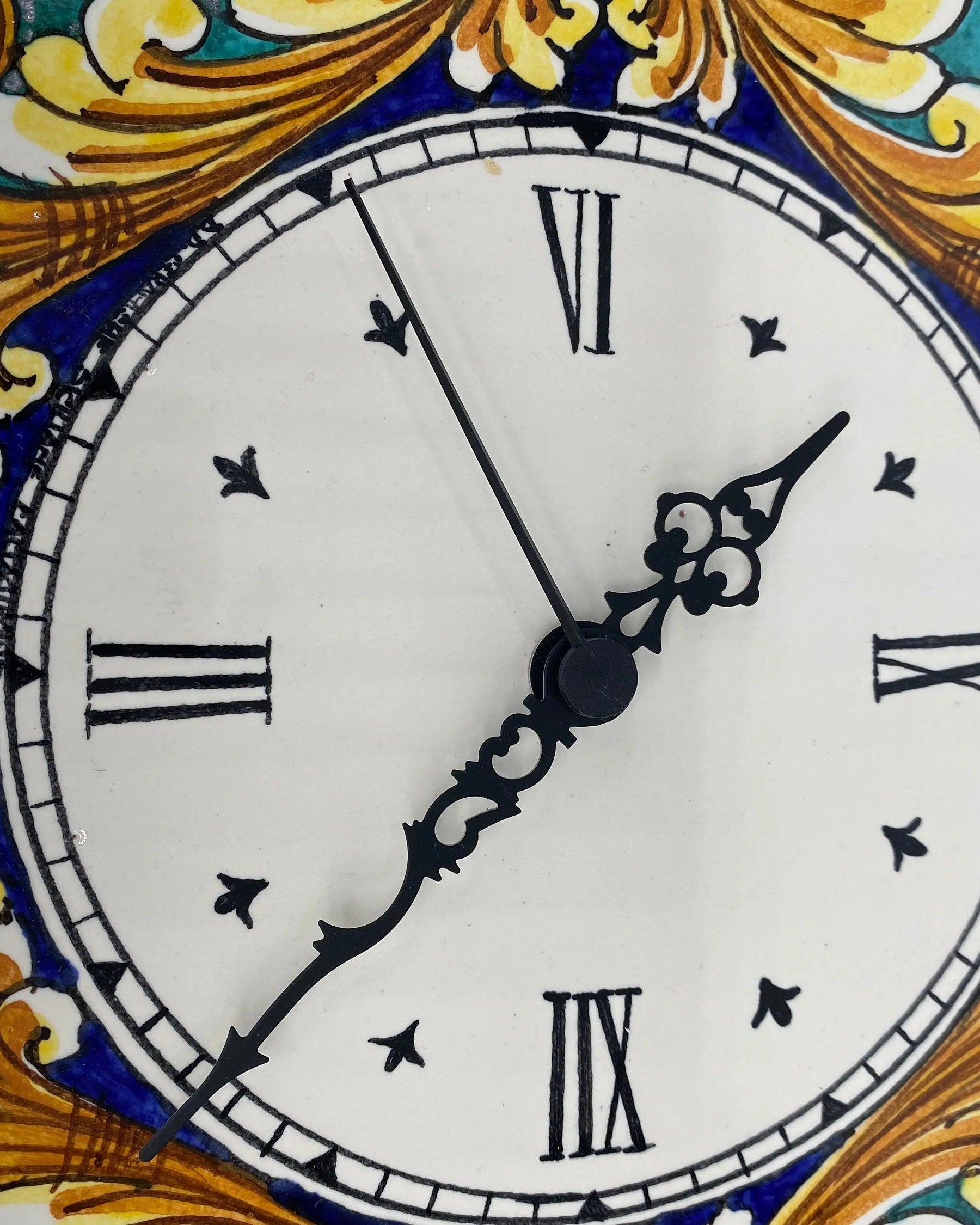 Orologio da Parete Ceramica Caltagirone Quadrato dipinto a mano Lato 30cm Decoro n.2 DD CERAMICHE SICILIANE