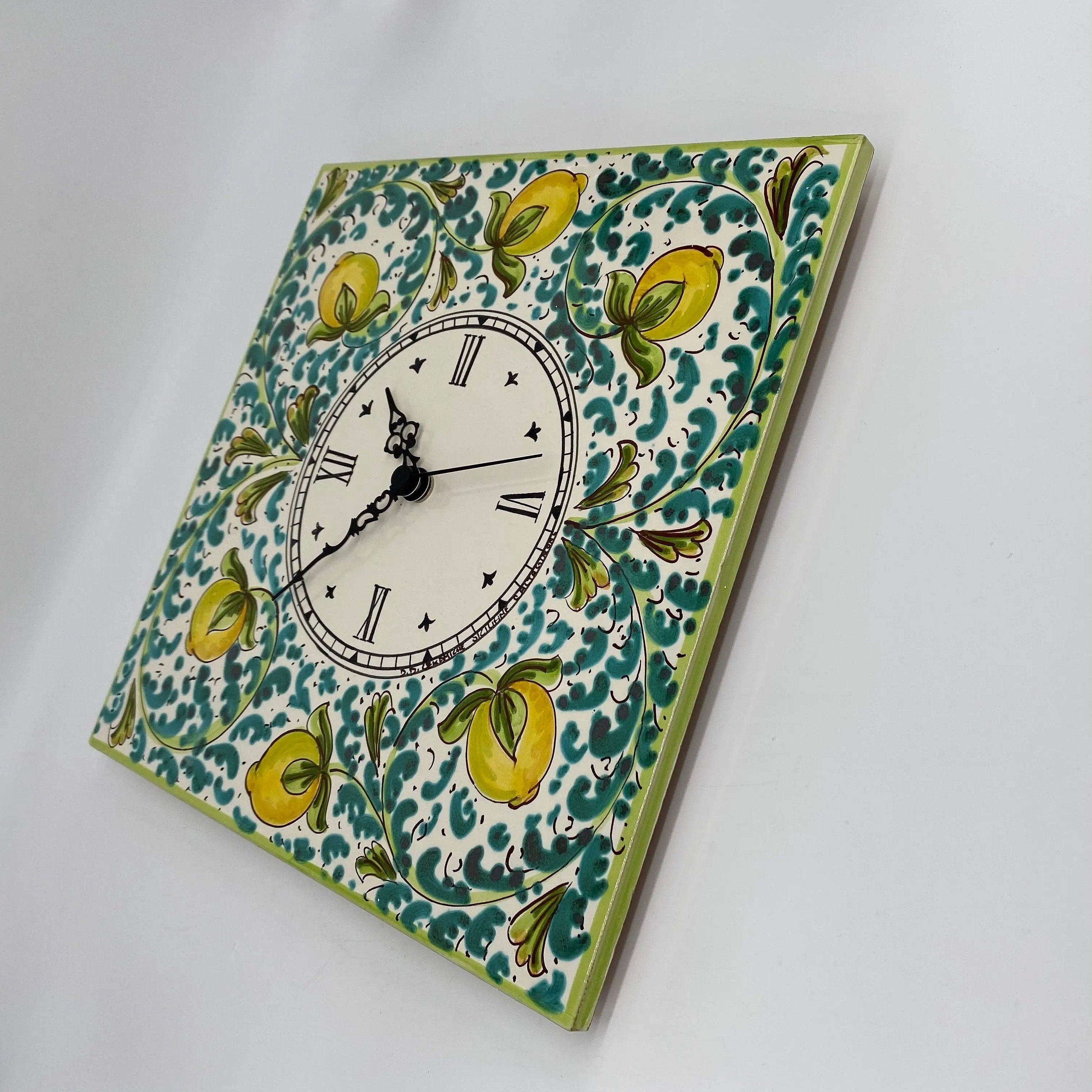 Orologio da Parete Ceramica Caltagirone Quadrato dipinto a mano Lato 30cm Decoro n.1 DD CERAMICHE SICILIANE