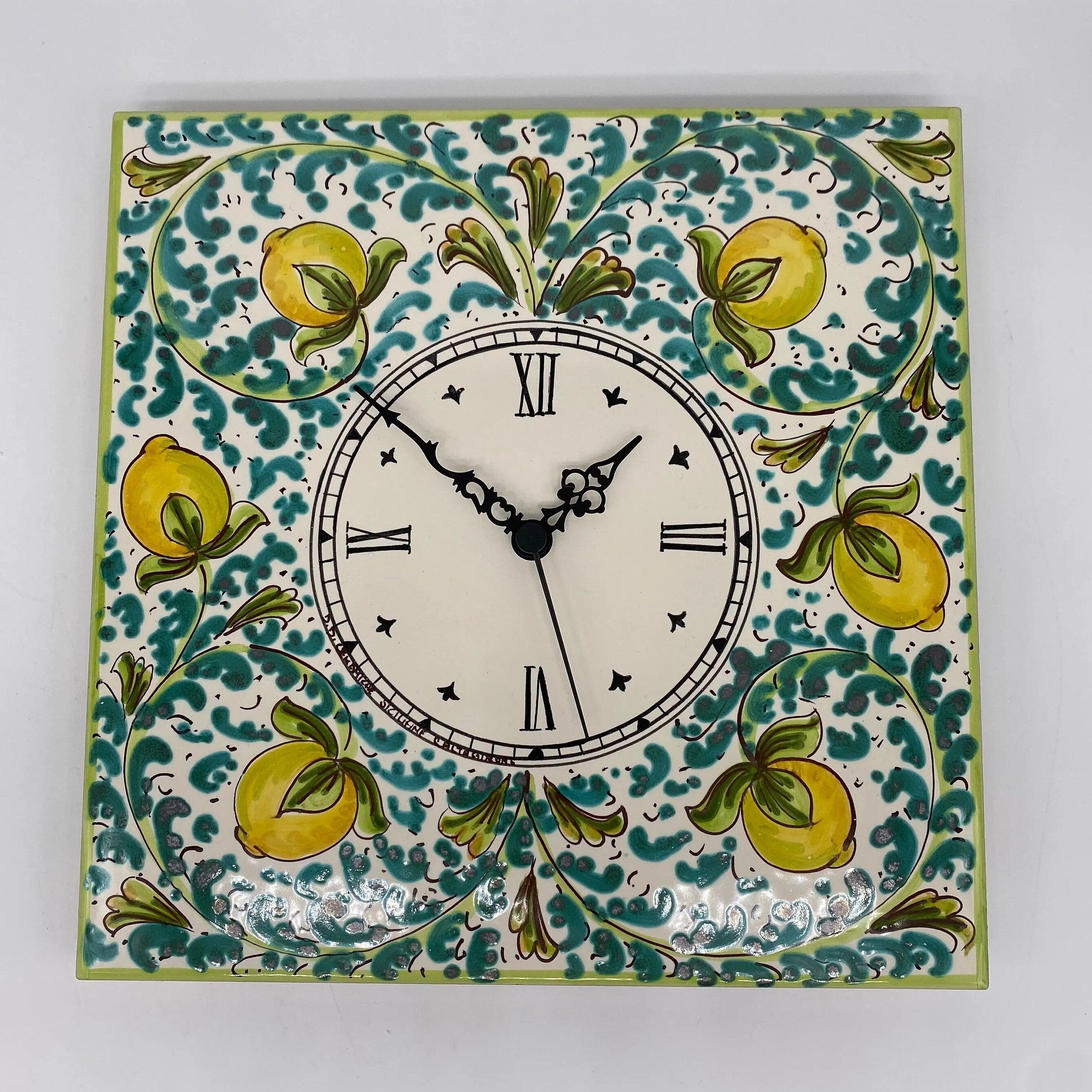 Orologio da Parete Ceramica Caltagirone Quadrato dipinto a mano Lato 30cm Decoro n.1 DD CERAMICHE SICILIANE