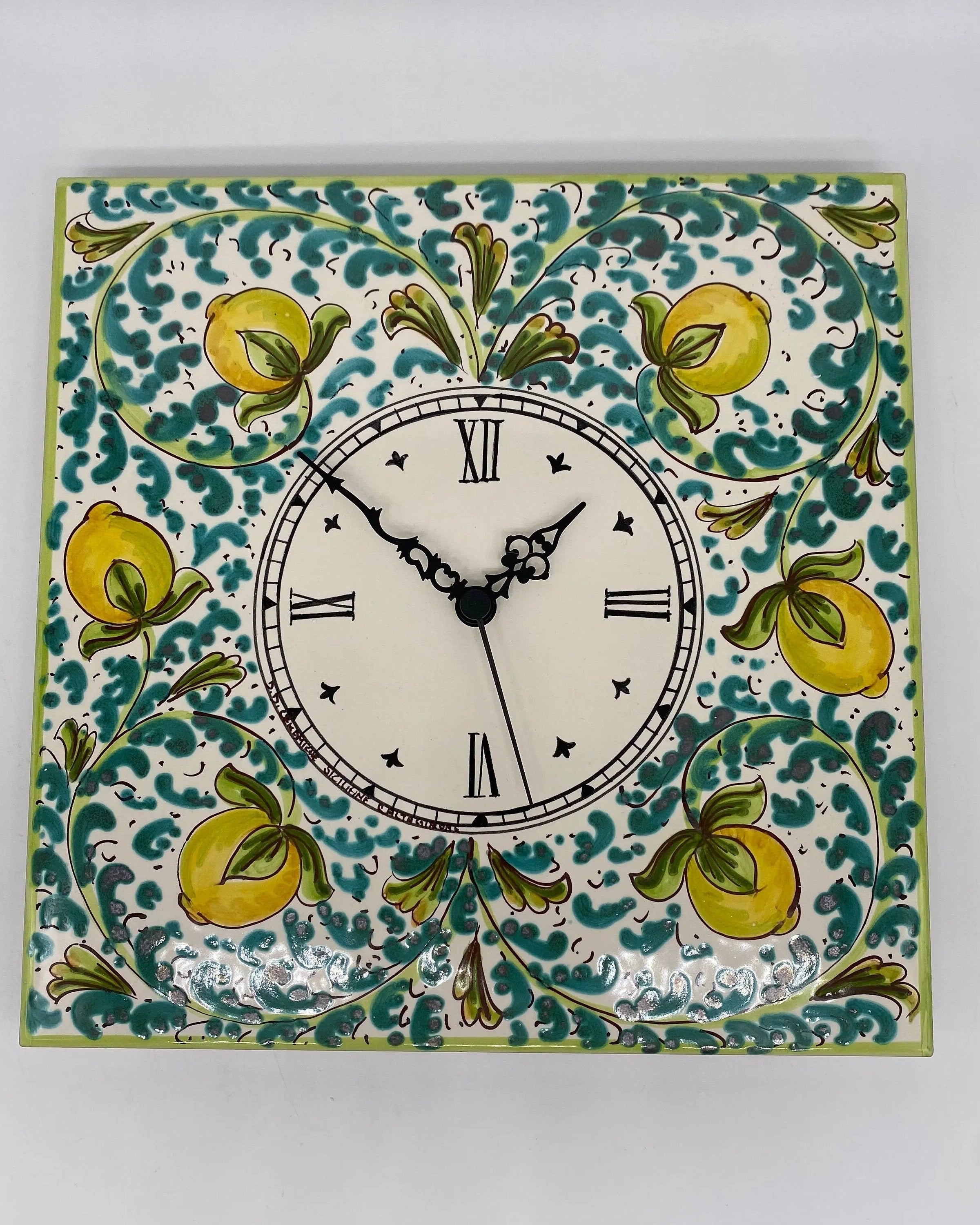 Orologio da Parete Ceramica Caltagirone Quadrato dipinto a mano Lato 30cm Decoro n.1 DD CERAMICHE SICILIANE