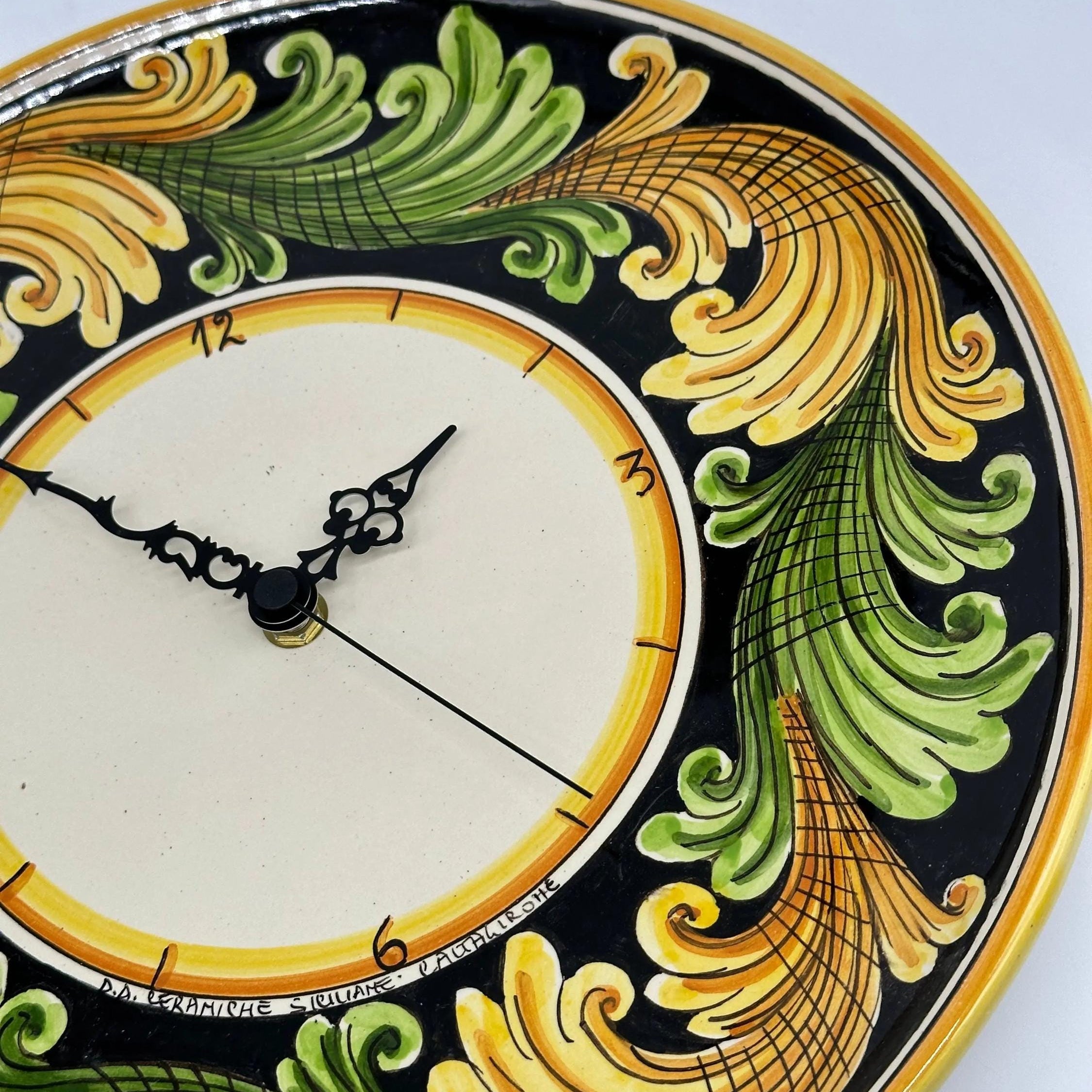 Orologio da Parete Ceramica Caltagirone Rotondo dipinto a mano cm D.30 Decoro n.10g DD CERAMICHE SICILIANE