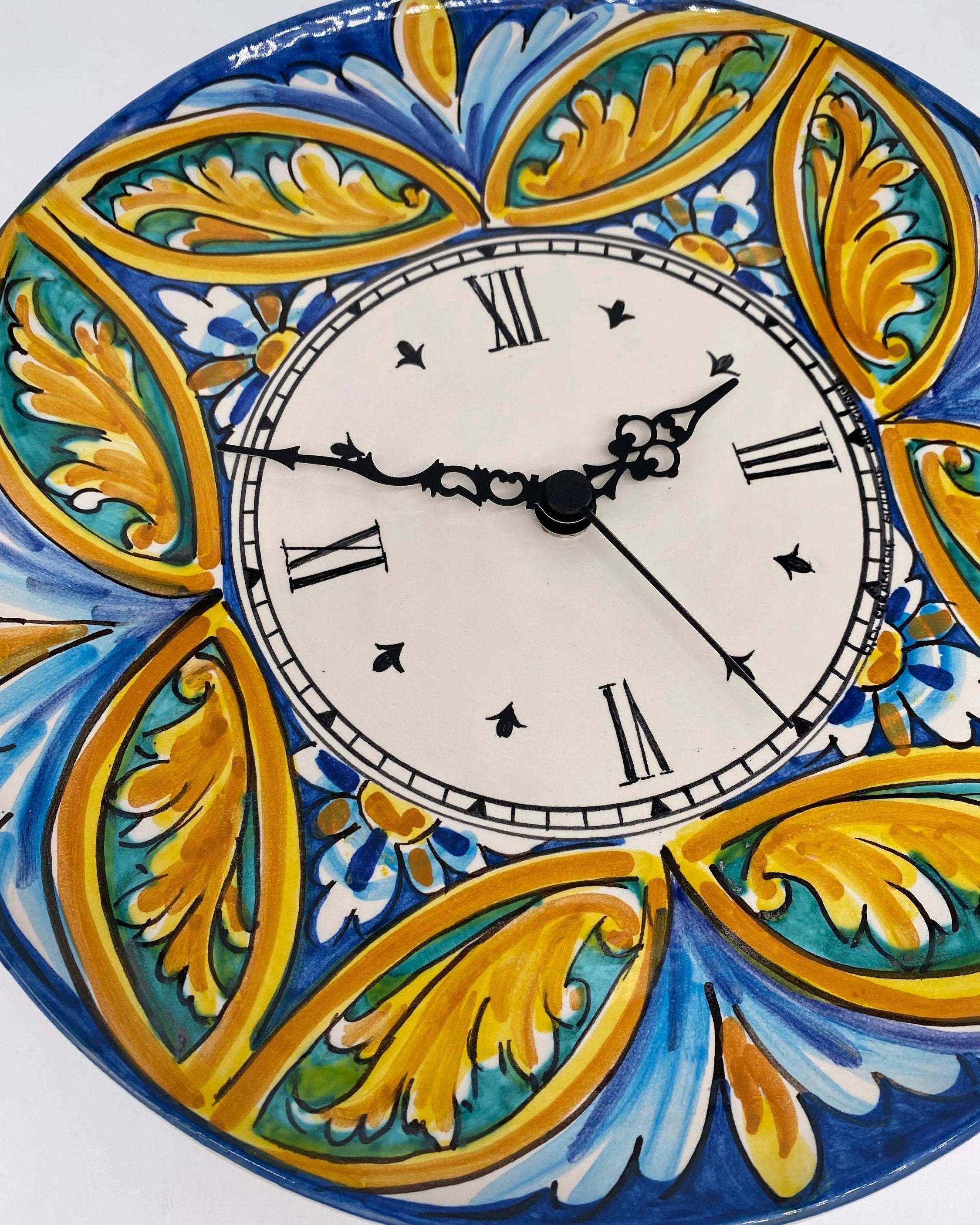 Orologio da Parete Ceramica Caltagirone Rotondo dipinto a mano cm D.30 Decoro n.4 DD CERAMICHE SICILIANE
