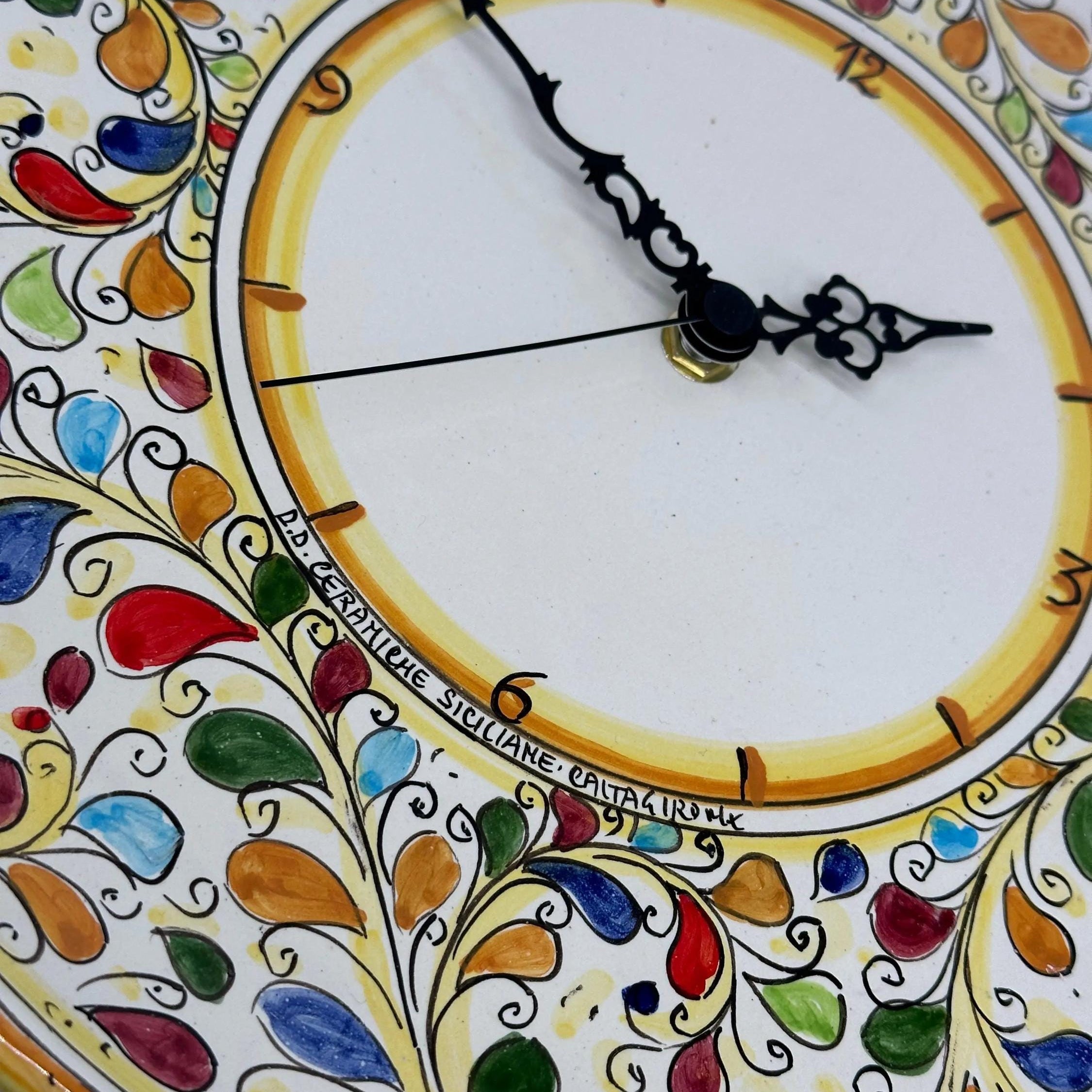 Orologio da Parete Ceramica Caltagirone Rotondo dipinto a mano cm D.30 Decoro n.11g DD CERAMICHE SICILIANE