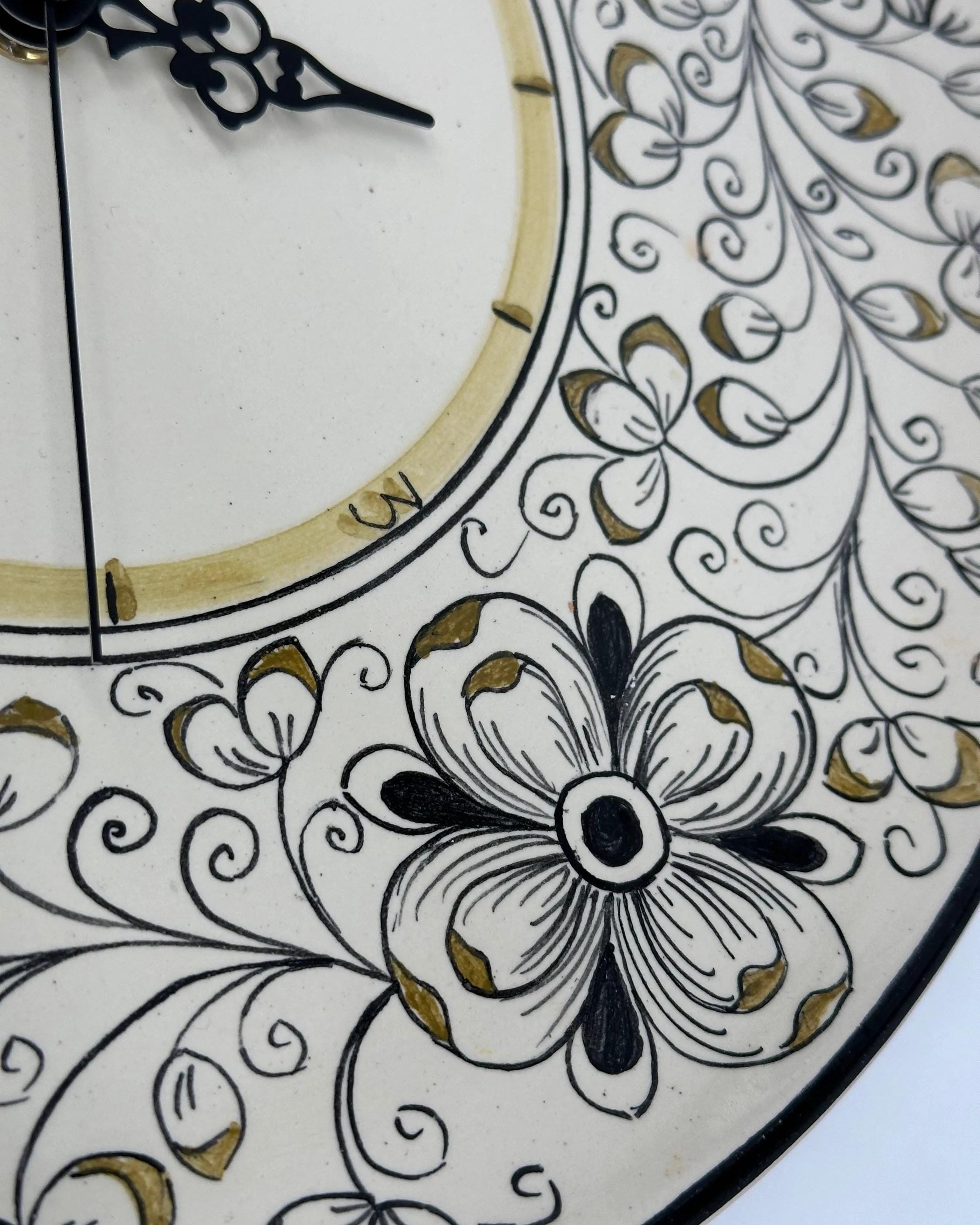 Orologio da Parete Ceramica Caltagirone Rotondo dipinto a mano cm D.30 Decoro n.7g DD CERAMICHE SICILIANE