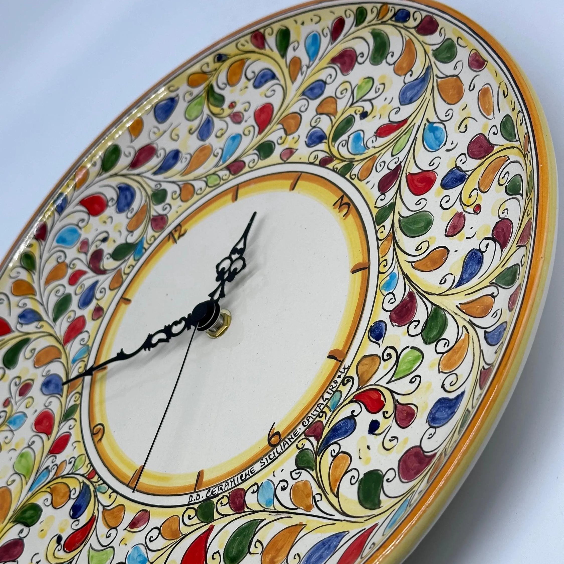 Orologio da Parete Ceramica Caltagirone Rotondo dipinto a mano cm D.30 Decoro n.11g DD CERAMICHE SICILIANE