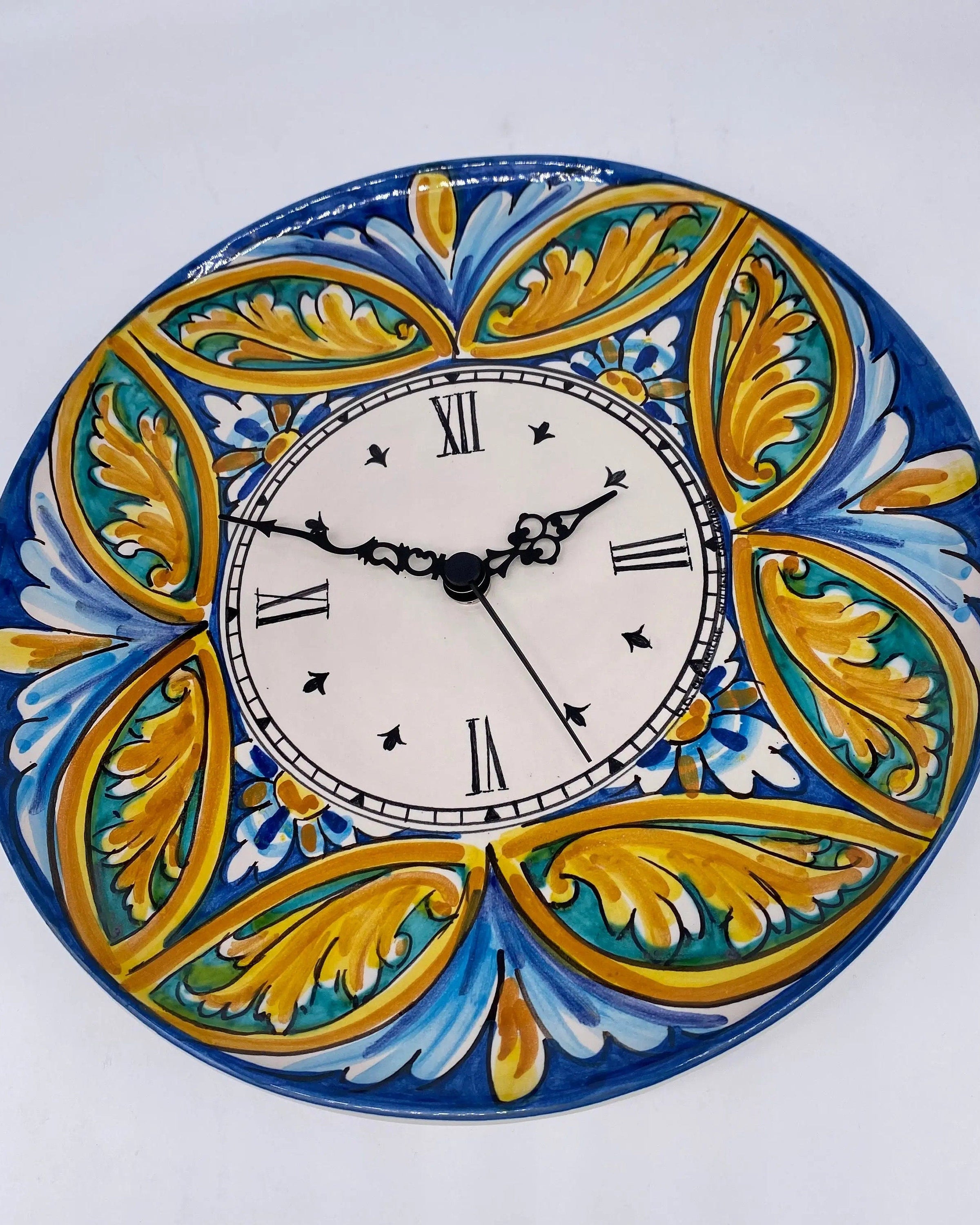 Orologio da Parete Ceramica Caltagirone Rotondo dipinto a mano cm D.30 Decoro n.4 DD CERAMICHE SICILIANE