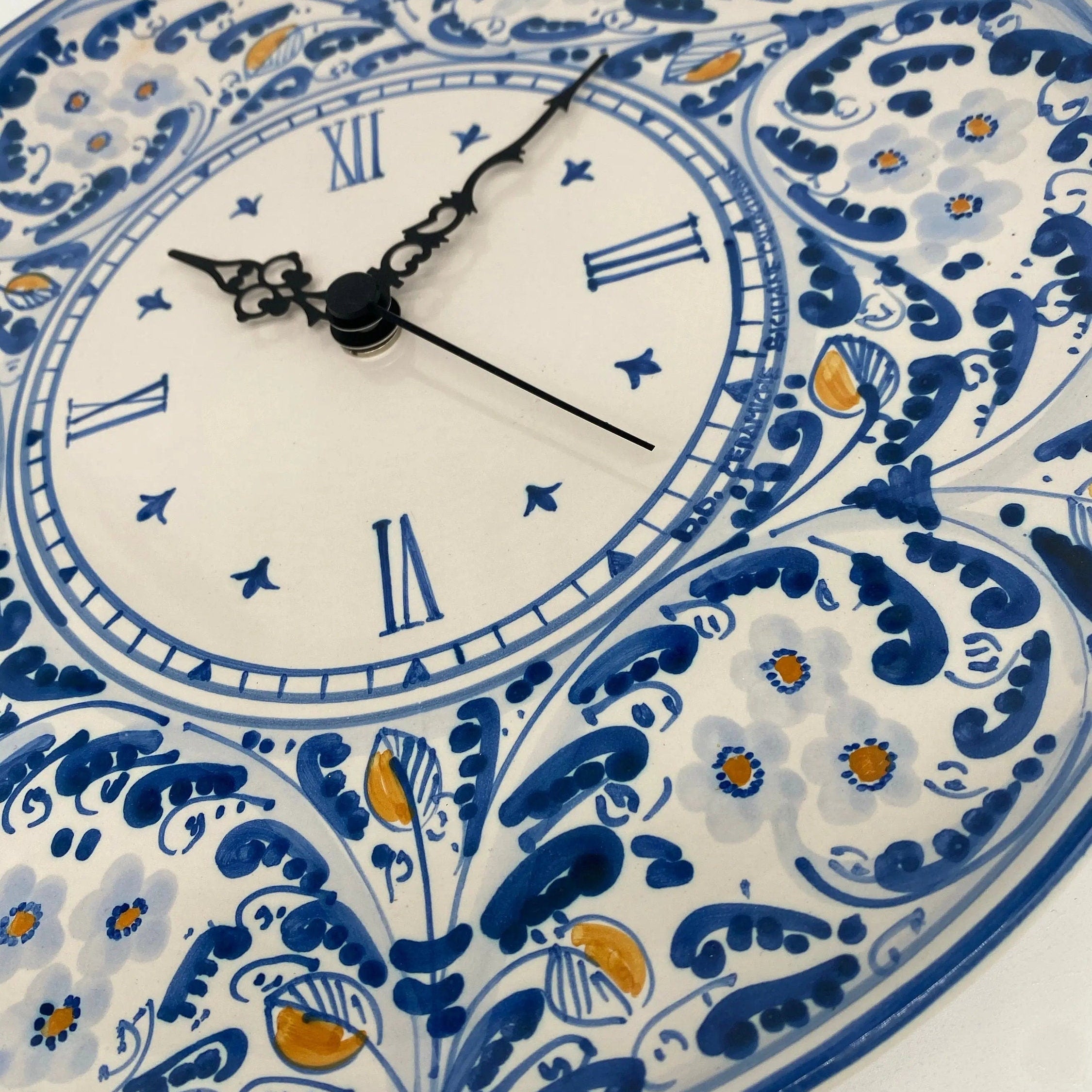 Orologio da Parete Ceramica Caltagirone Rotondo dipinto a mano cm D.30 Decoro n.2 DD CERAMICHE SICILIANE