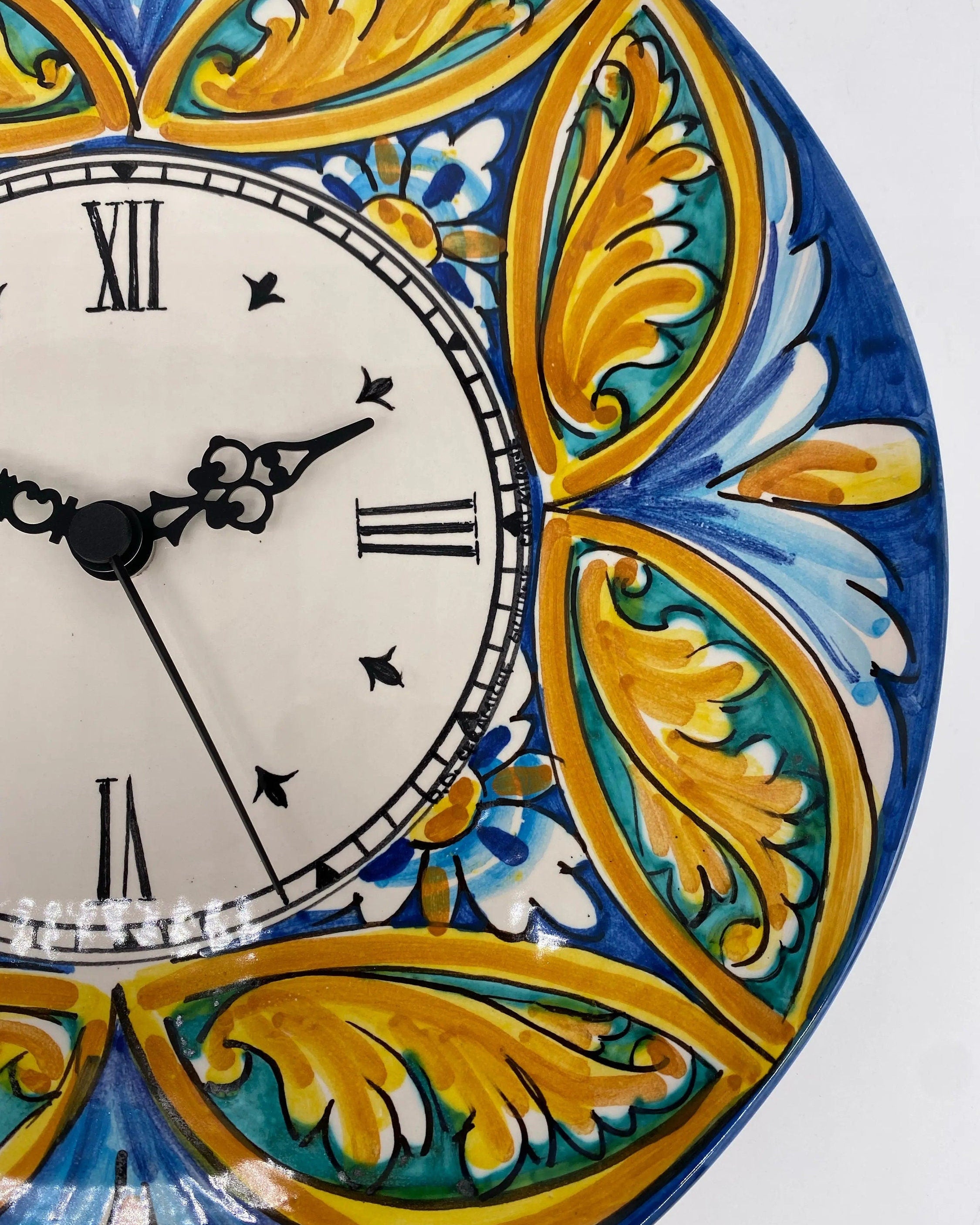 Orologio da Parete Ceramica Caltagirone Rotondo dipinto a mano cm D.30 Decoro n.4 DD CERAMICHE SICILIANE