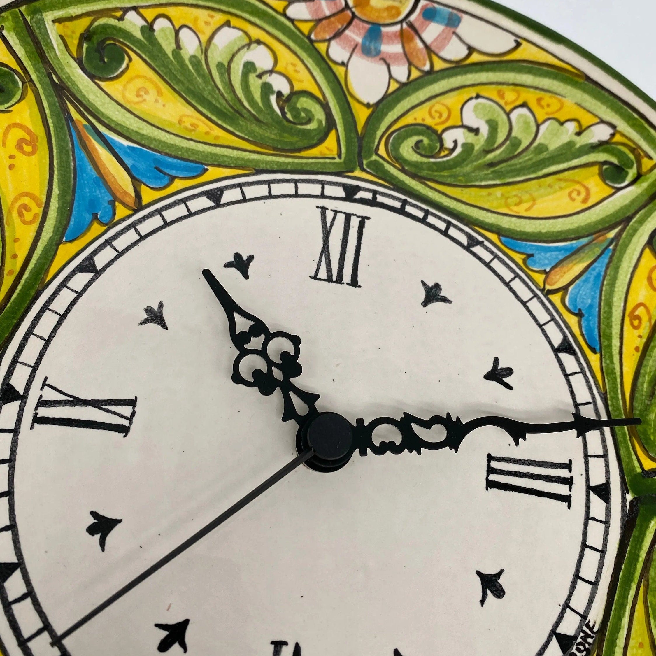 Orologio da Parete Ceramica Caltagirone Rotondo dipinto a mano cm D.30 Decoro n.1 DD CERAMICHE SICILIANE