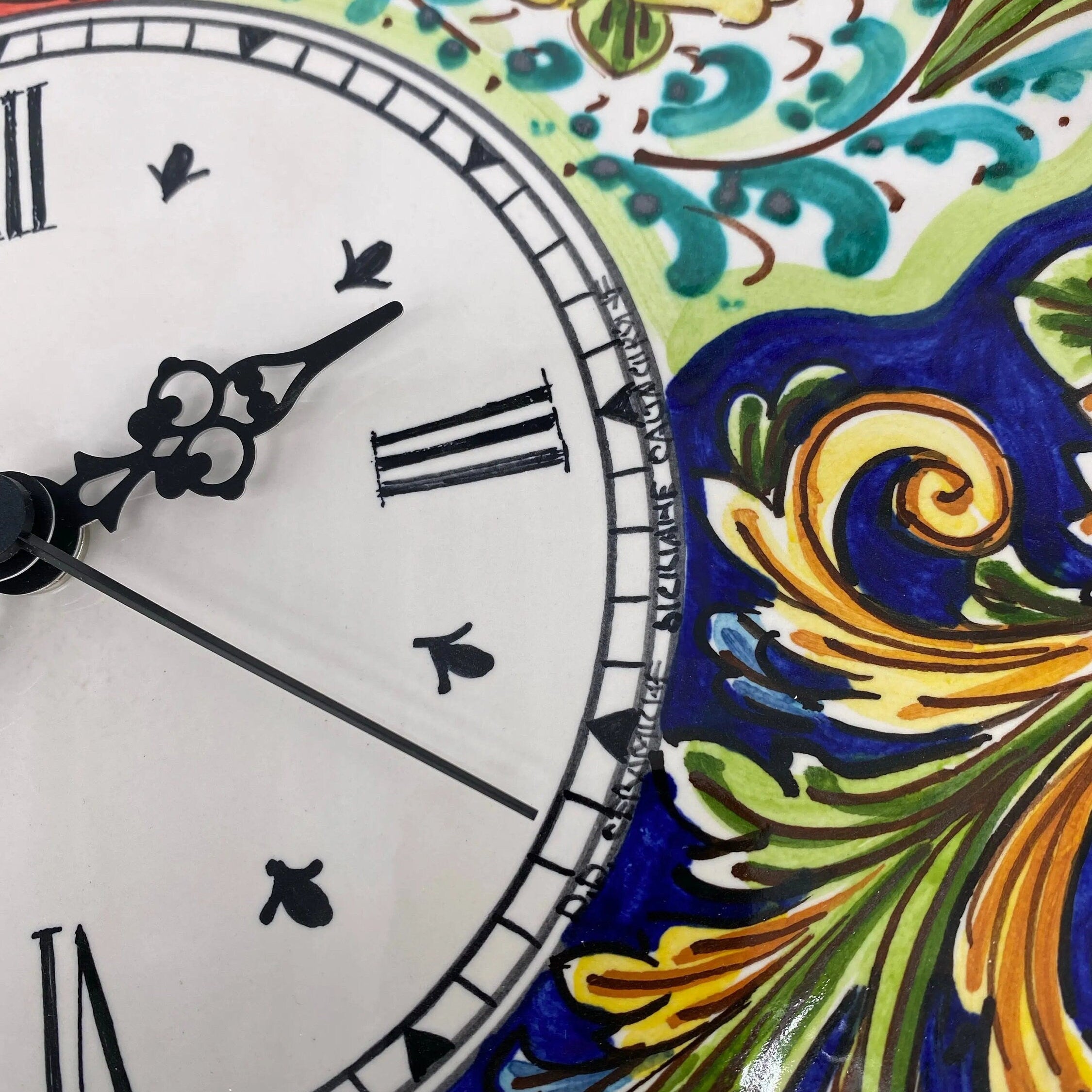 Orologio da Parete Ceramica Caltagirone Rotondo dipinto a mano cm D.30 Decoro n.3 DD CERAMICHE SICILIANE