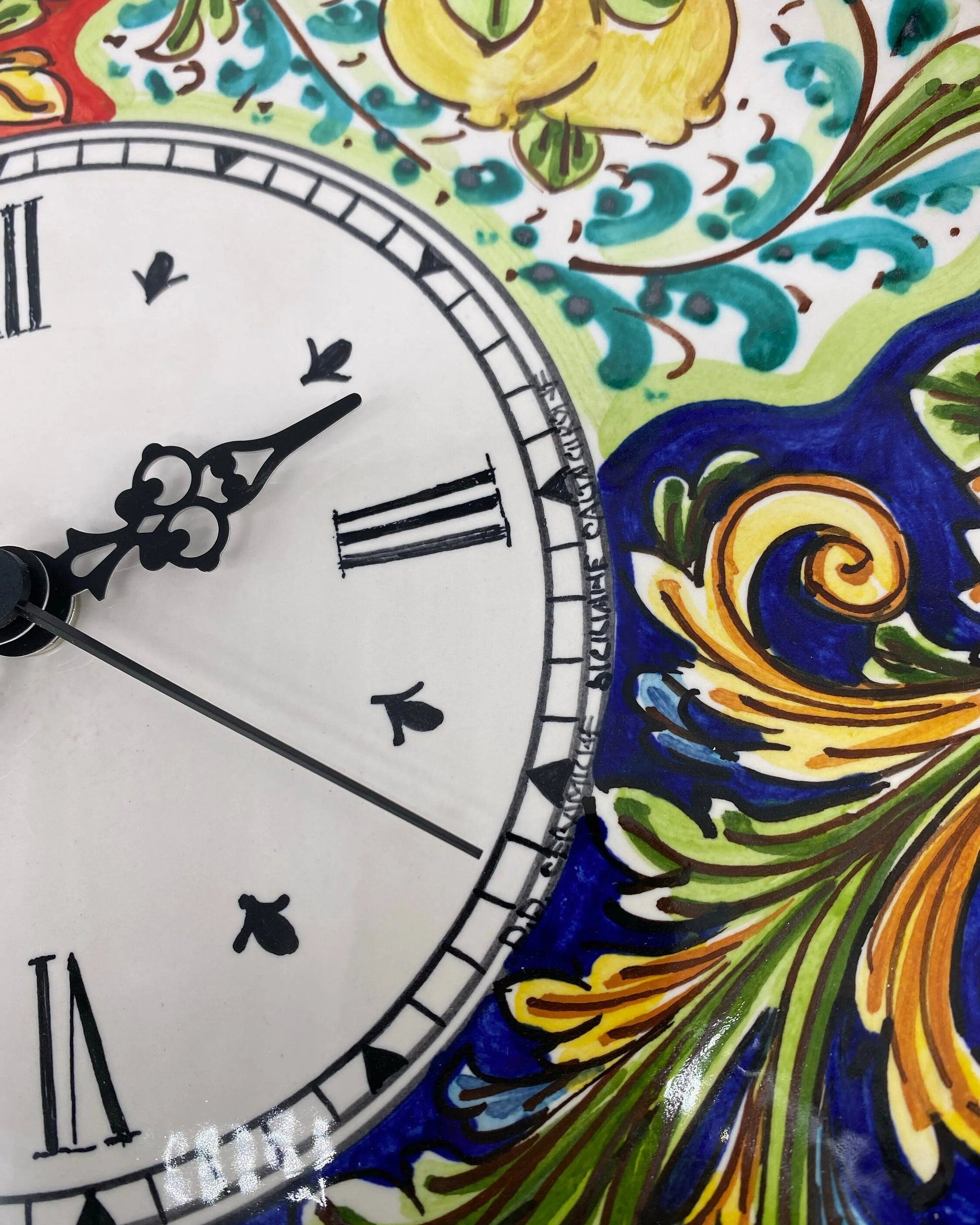Orologio da Parete Ceramica Caltagirone Rotondo dipinto a mano cm D.30 Decoro n.3 DD CERAMICHE SICILIANE