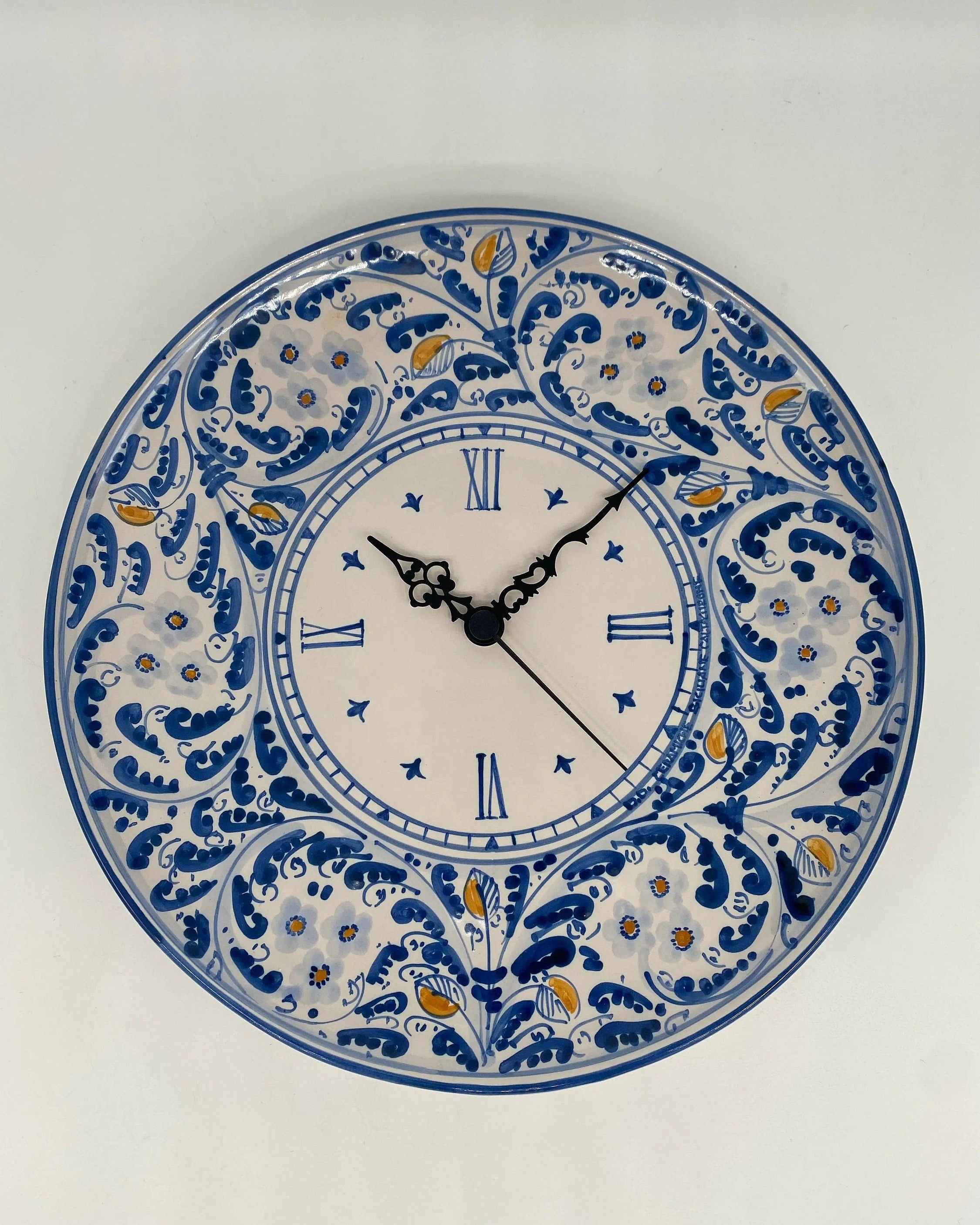 Orologio da Parete Ceramica Caltagirone Rotondo dipinto a mano cm D.30 Decoro n.2 DD CERAMICHE SICILIANE