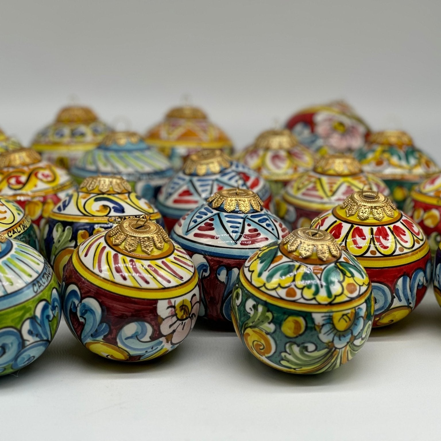 Palla di Natale Diametro 8cm decorata a mano Ceramica di Caltagirone VARI DECORI - DD CERAMICHE SICILIANE