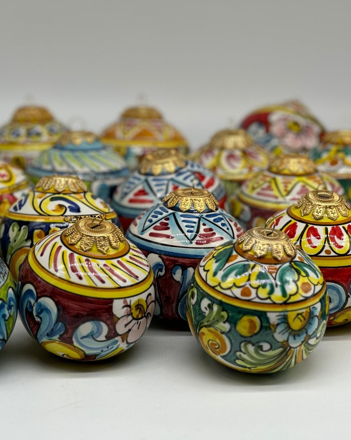 Palla di Natale Diametro 8cm decorata a mano Ceramica di Caltagirone VARI DECORI - DD CERAMICHE SICILIANE