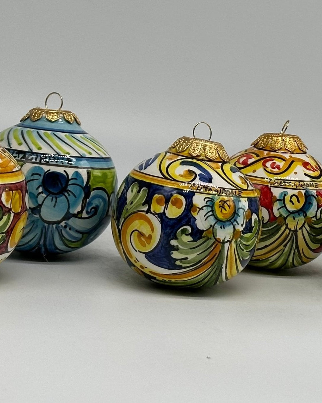 Palla di Natale Diametro 8cm decorata a mano Ceramica di Caltagirone VARI DECORI - DD CERAMICHE SICILIANE