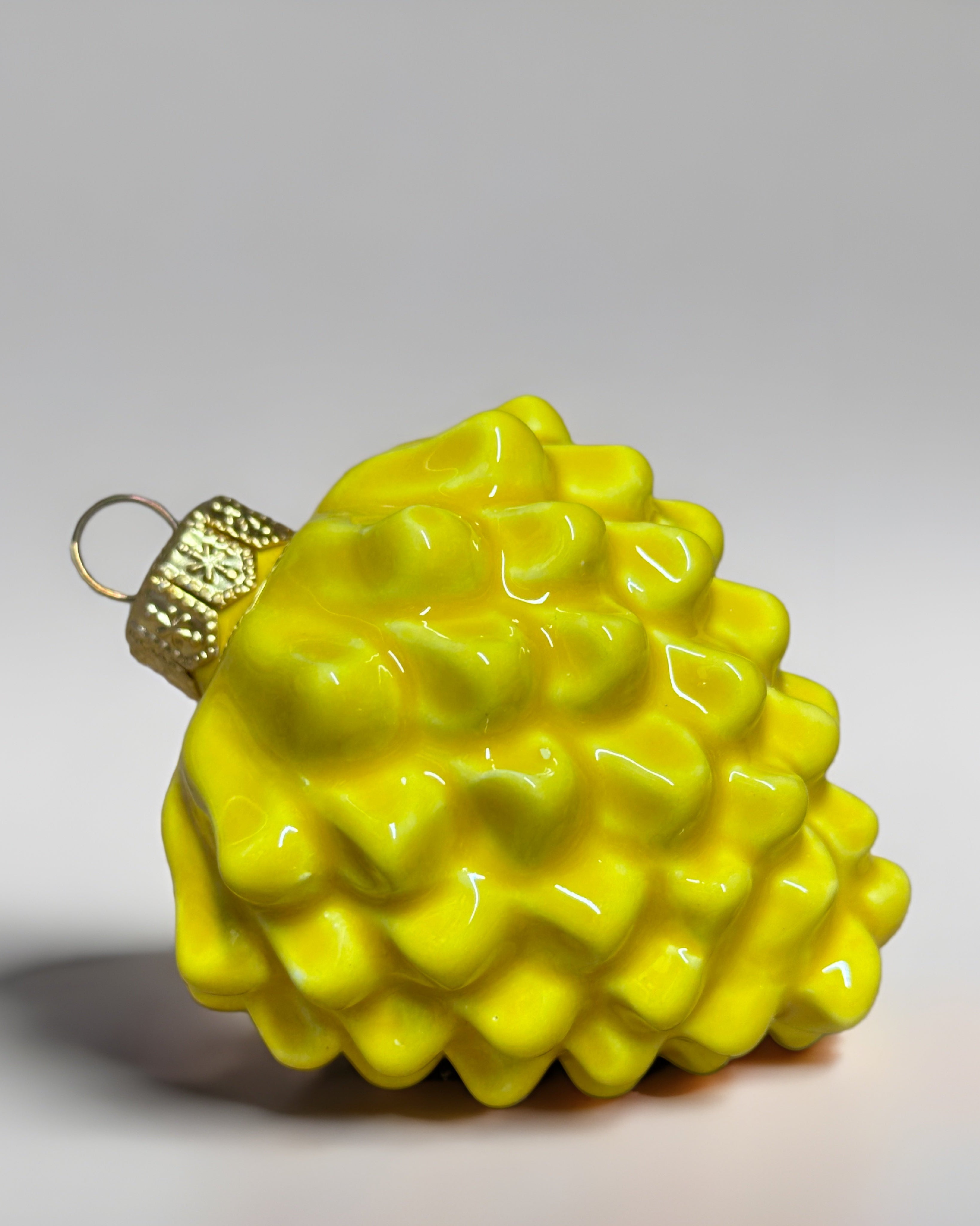 Pallina di Natale Pigna decorata a mano Ceramica di Caltagirone - Giallo - OGGETTISTICA