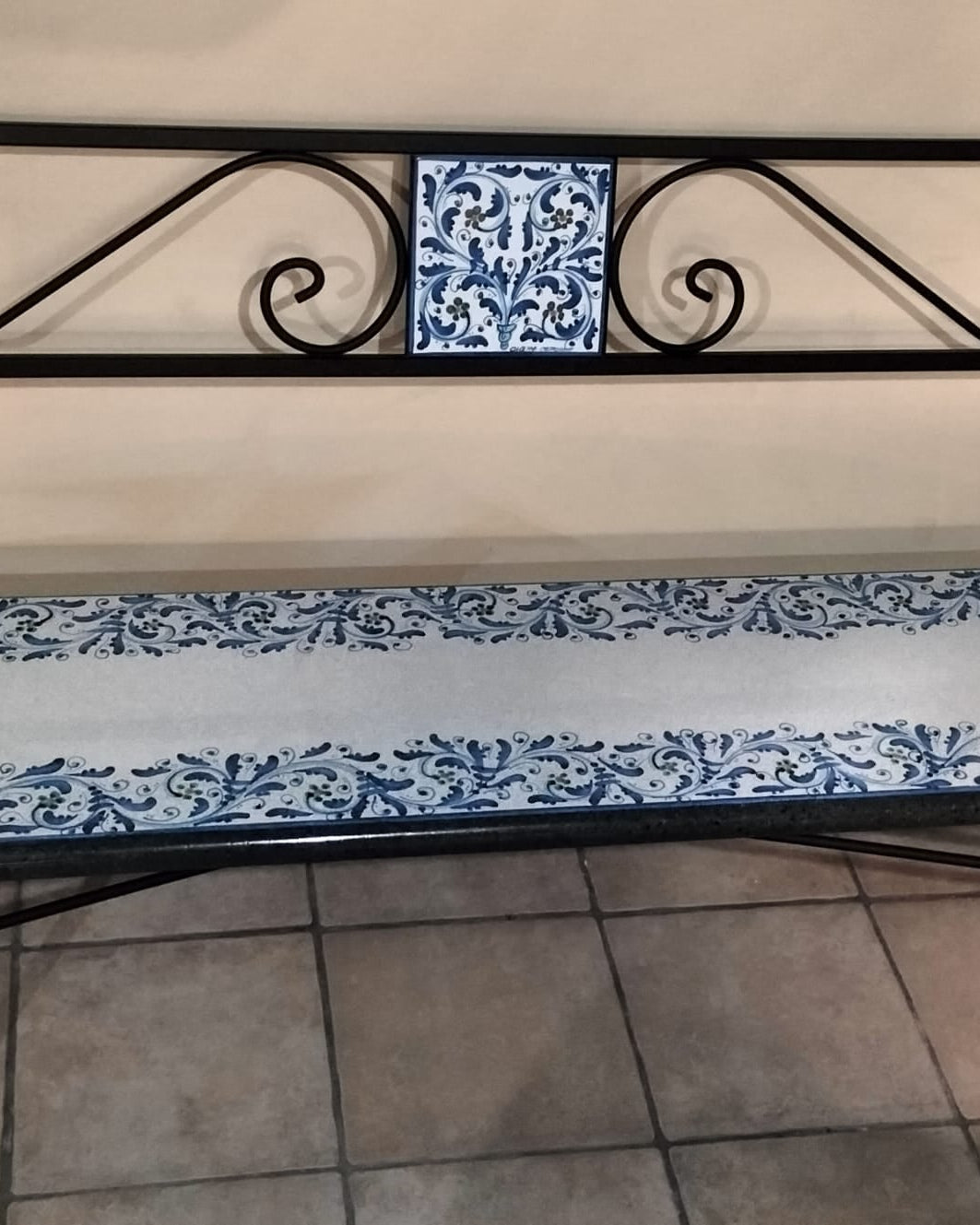 Panchina in Ferro Battuto con Pietra Lavica e Mattonella cm 20x20 Decoro ‘600 - PANCHINE