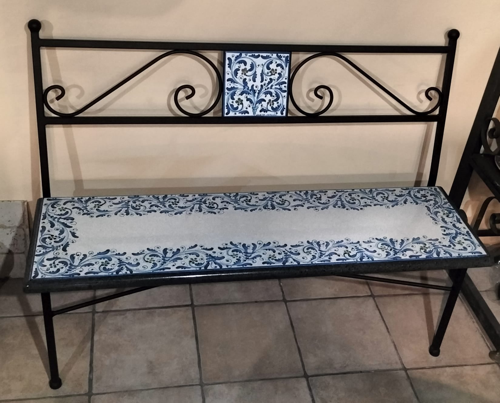 Panchina in Ferro Battuto con Pietra Lavica e Mattonella cm 20x20 Decoro ‘600 - PANCHINE