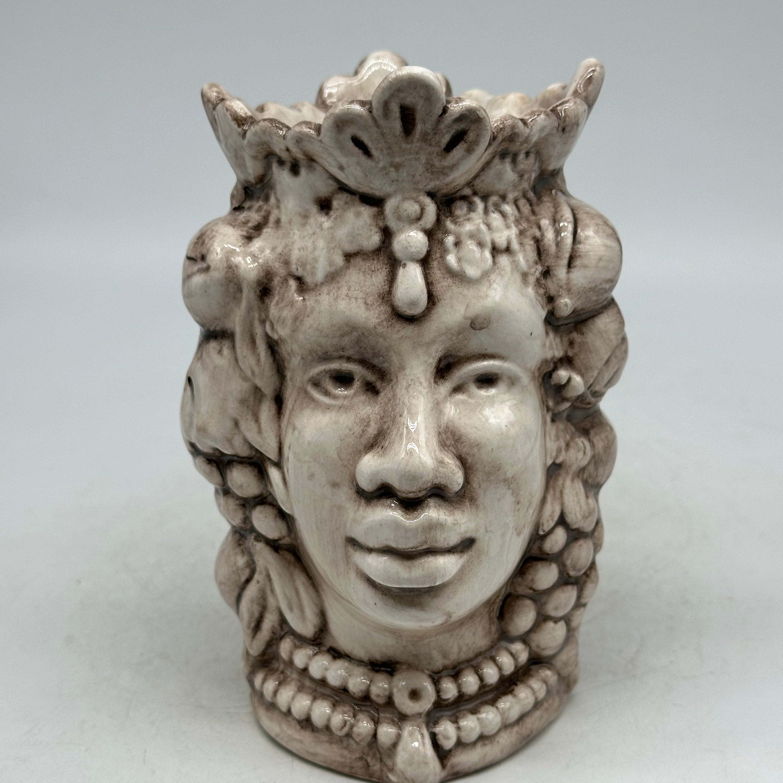 Pezzo con Difetto - Testa di Moro Afro Frutta Donna Ceramica Caltagirone cm H.18 L.12 Artigianale Ecru - TESTE DI MORO