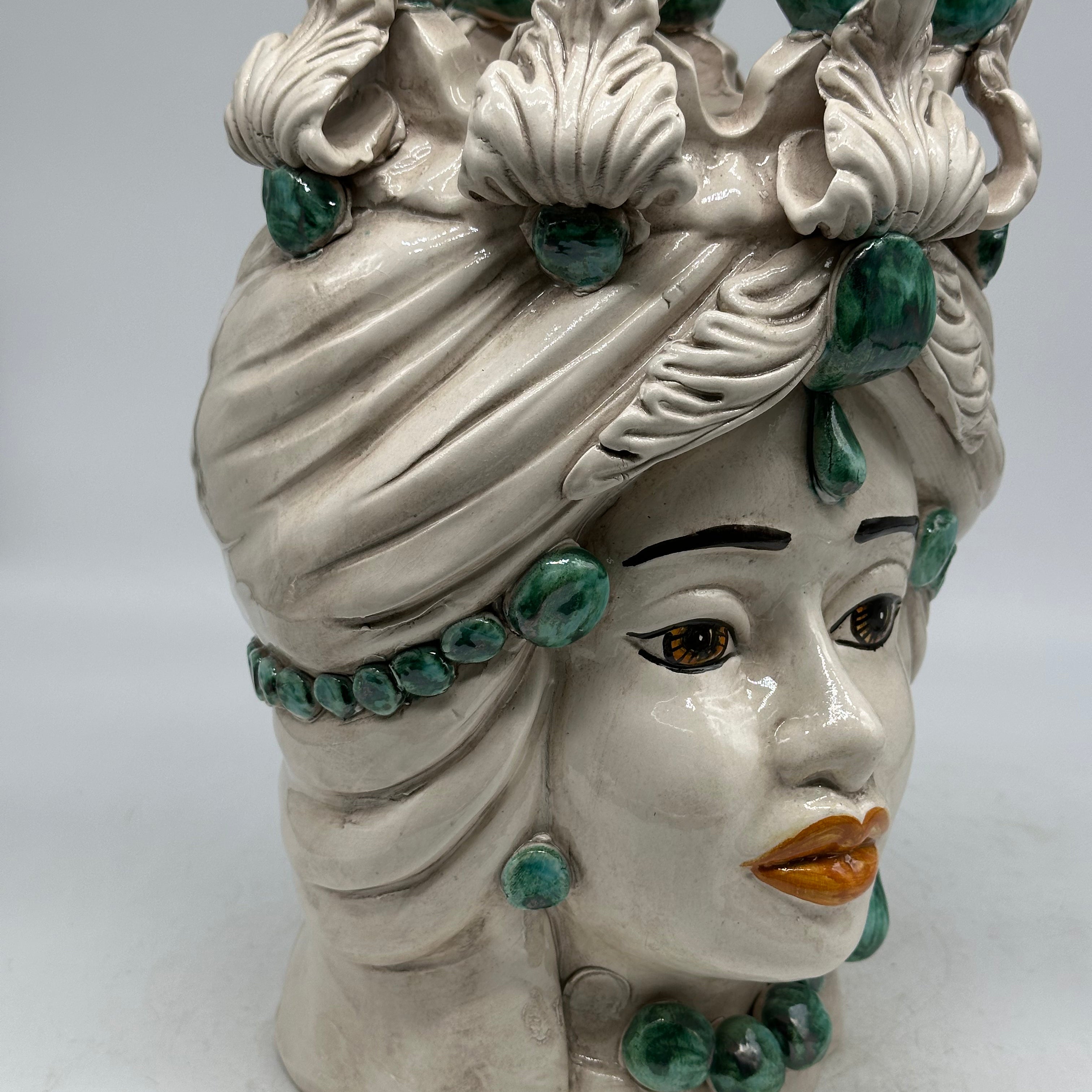 Pezzo con Difetto - Testa di Moro Corona Sfere Verde Donna Ceramica Caltagirone cm H.30 L.23 Artigianale - TESTE DI MORO