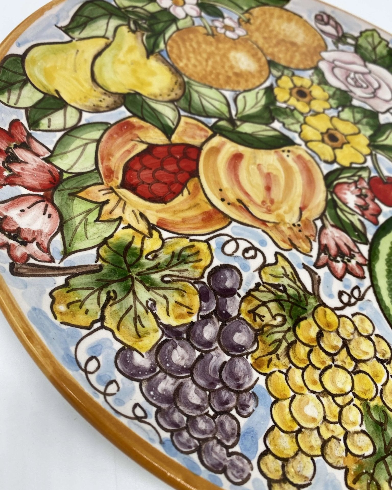 Piatto Decorativo dipinto a mano diametro cm 30 Decoro “4 stagioni” - DD CERAMICHE SICILIANE