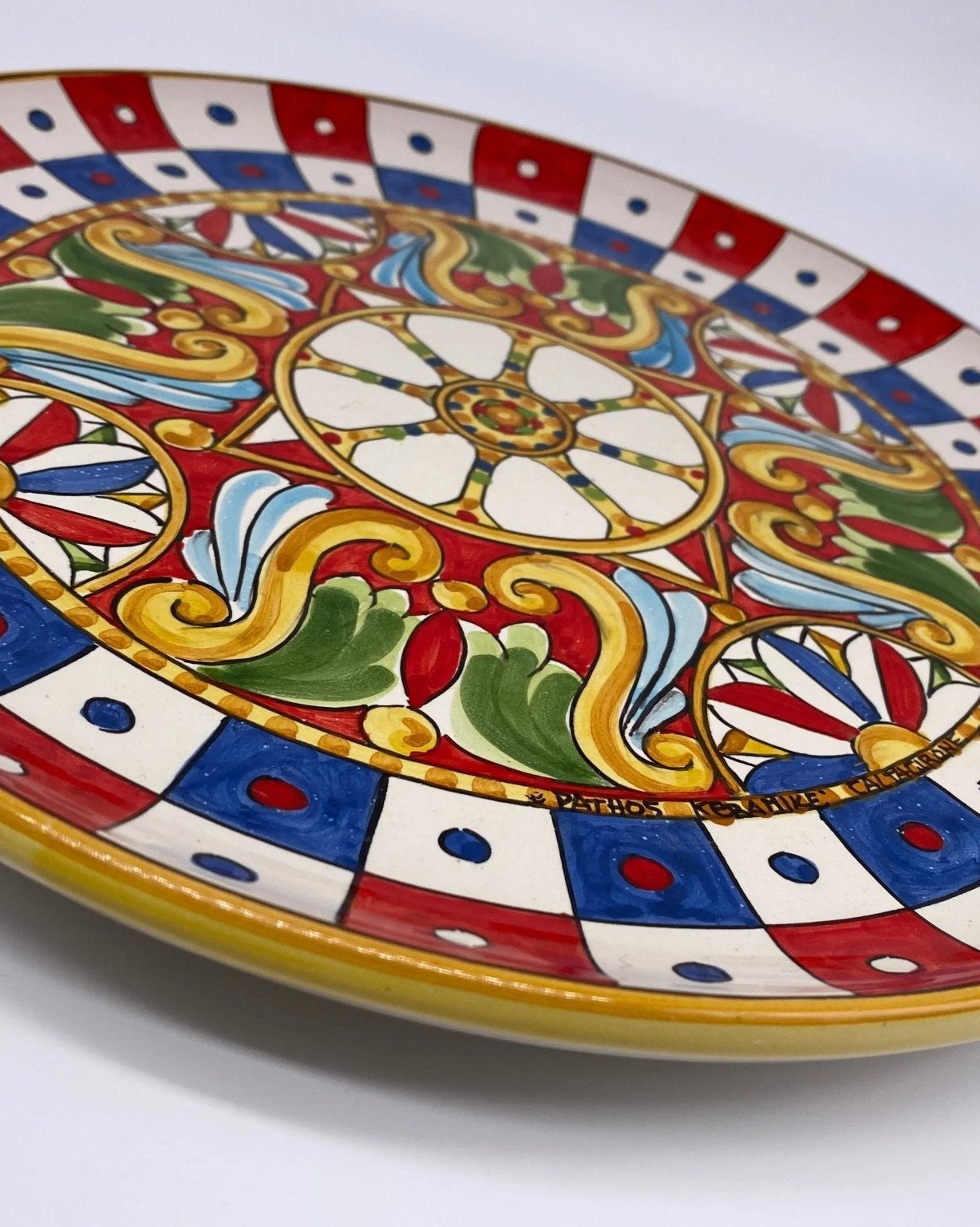 Piatto Decorativo dipinto a mano diametro cm 30 Decoro “carretto” - DD CERAMICHE SICILIANE