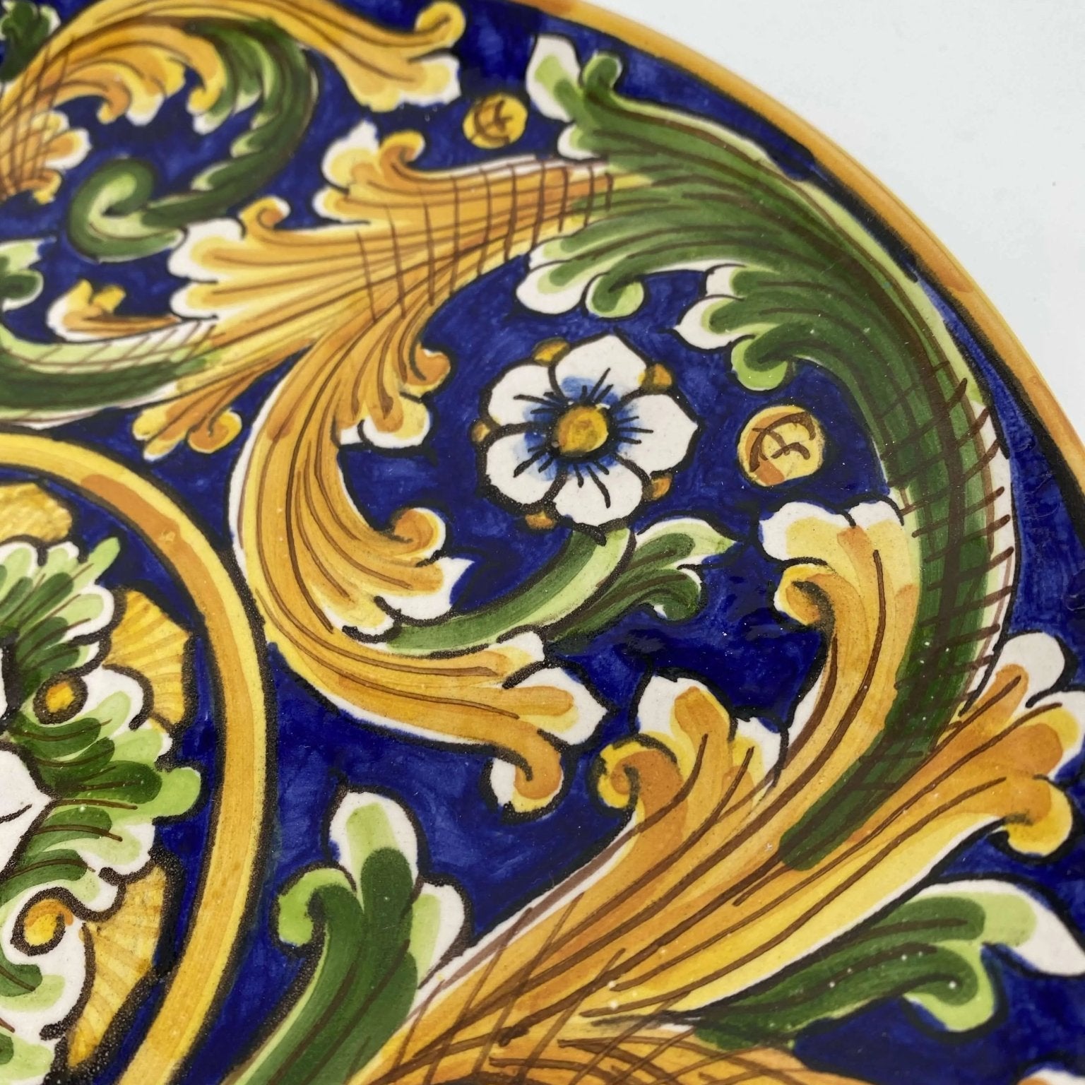 Piatto Decorativo dipinto a mano diametro cm 30 Decoro n.1 - DD CERAMICHE SICILIANE