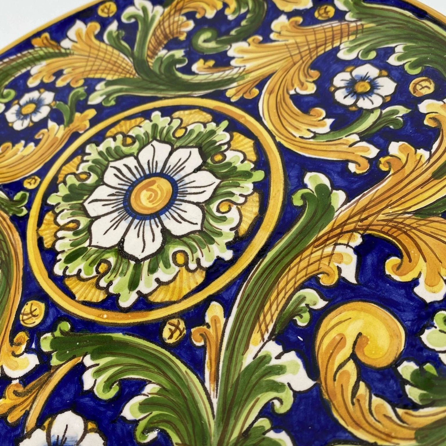 Piatto Decorativo dipinto a mano diametro cm 30 Decoro n.1 - DD CERAMICHE SICILIANE