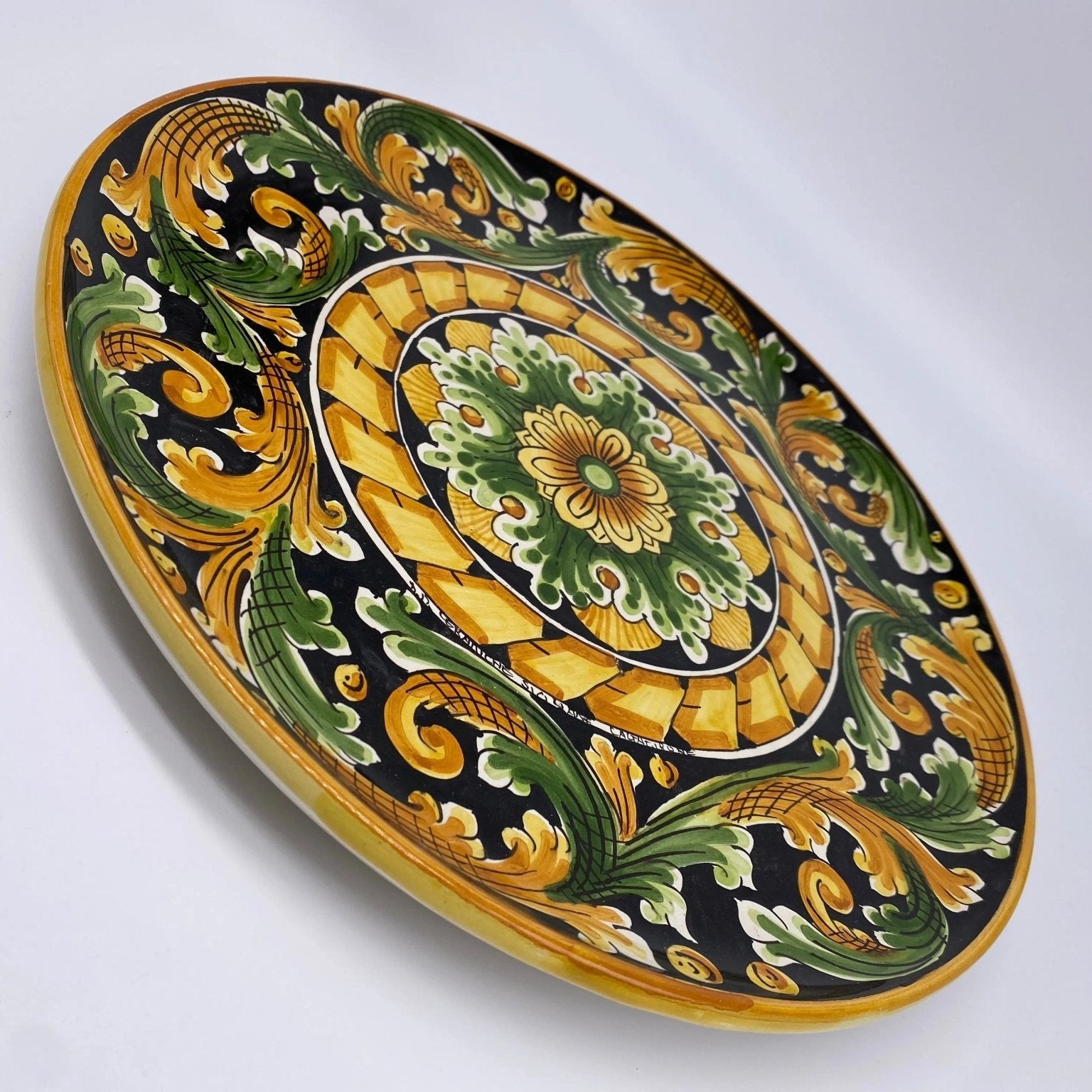 Piatto Decorativo dipinto a mano diametro cm 30 Decoro n.11 - DD CERAMICHE SICILIANE