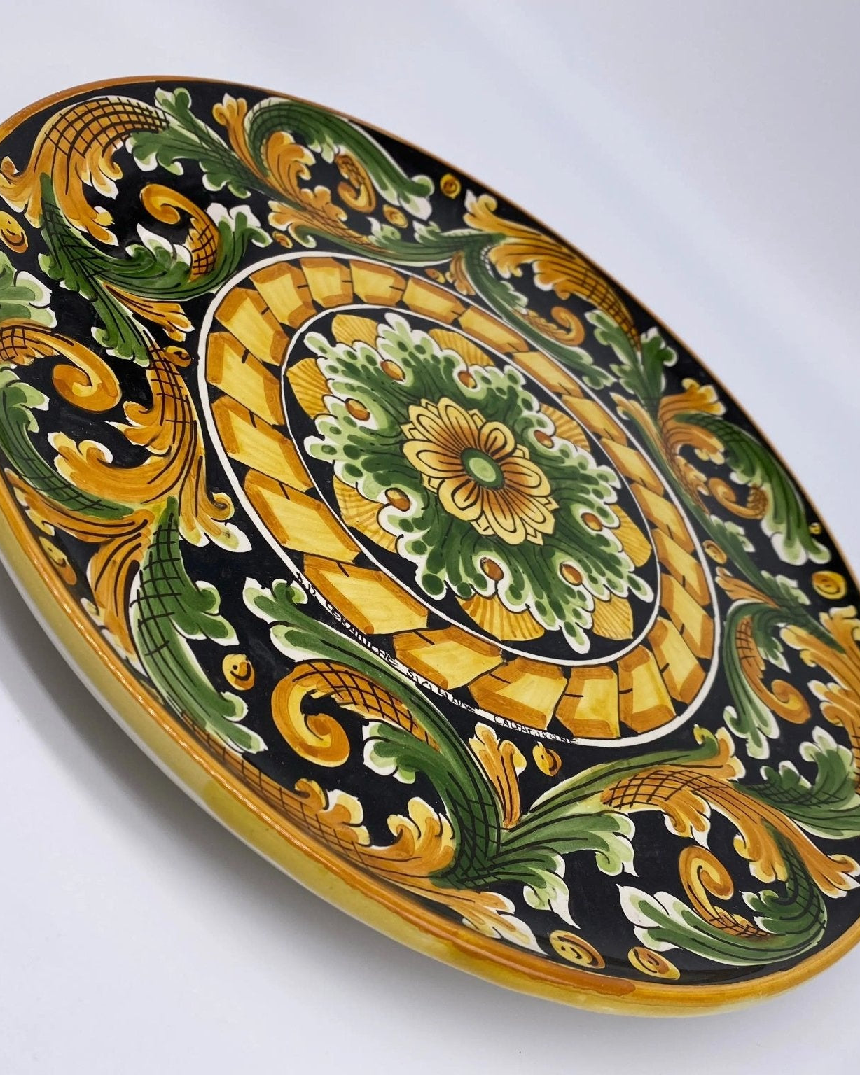 Piatto Decorativo dipinto a mano diametro cm 30 Decoro n.11 - DD CERAMICHE SICILIANE