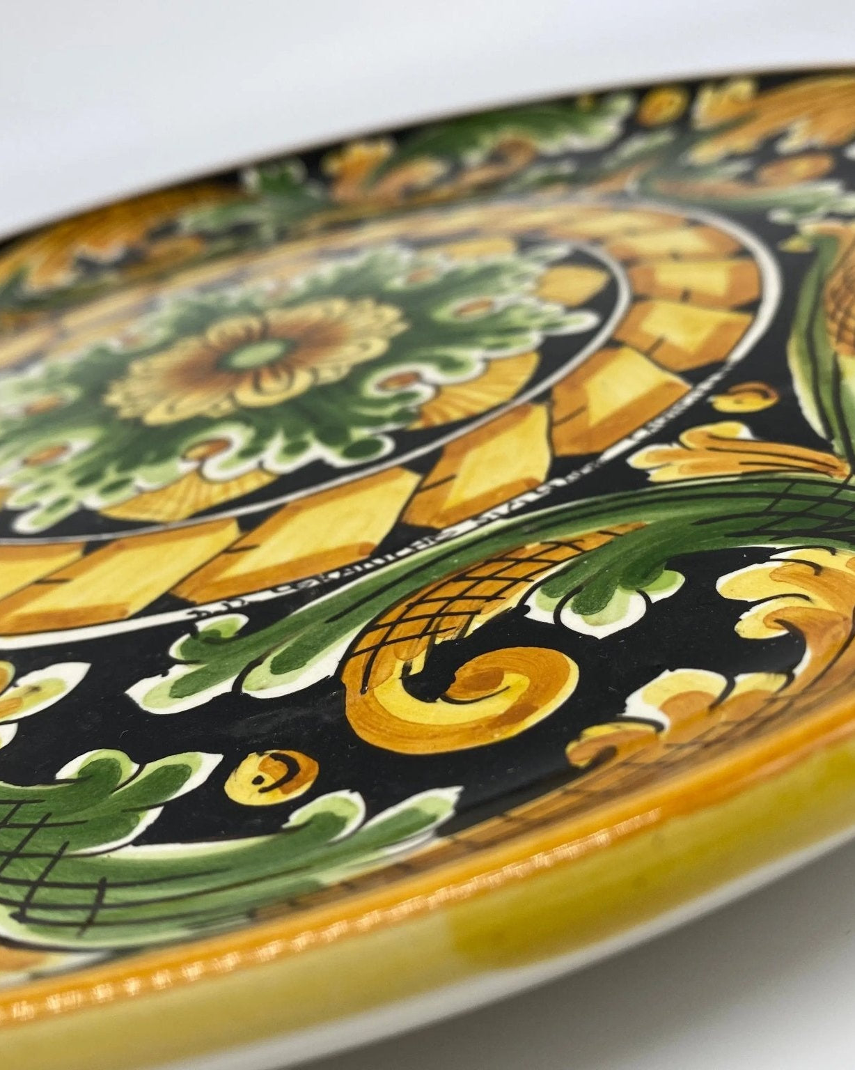 Piatto Decorativo dipinto a mano diametro cm 30 Decoro n.11 - DD CERAMICHE SICILIANE