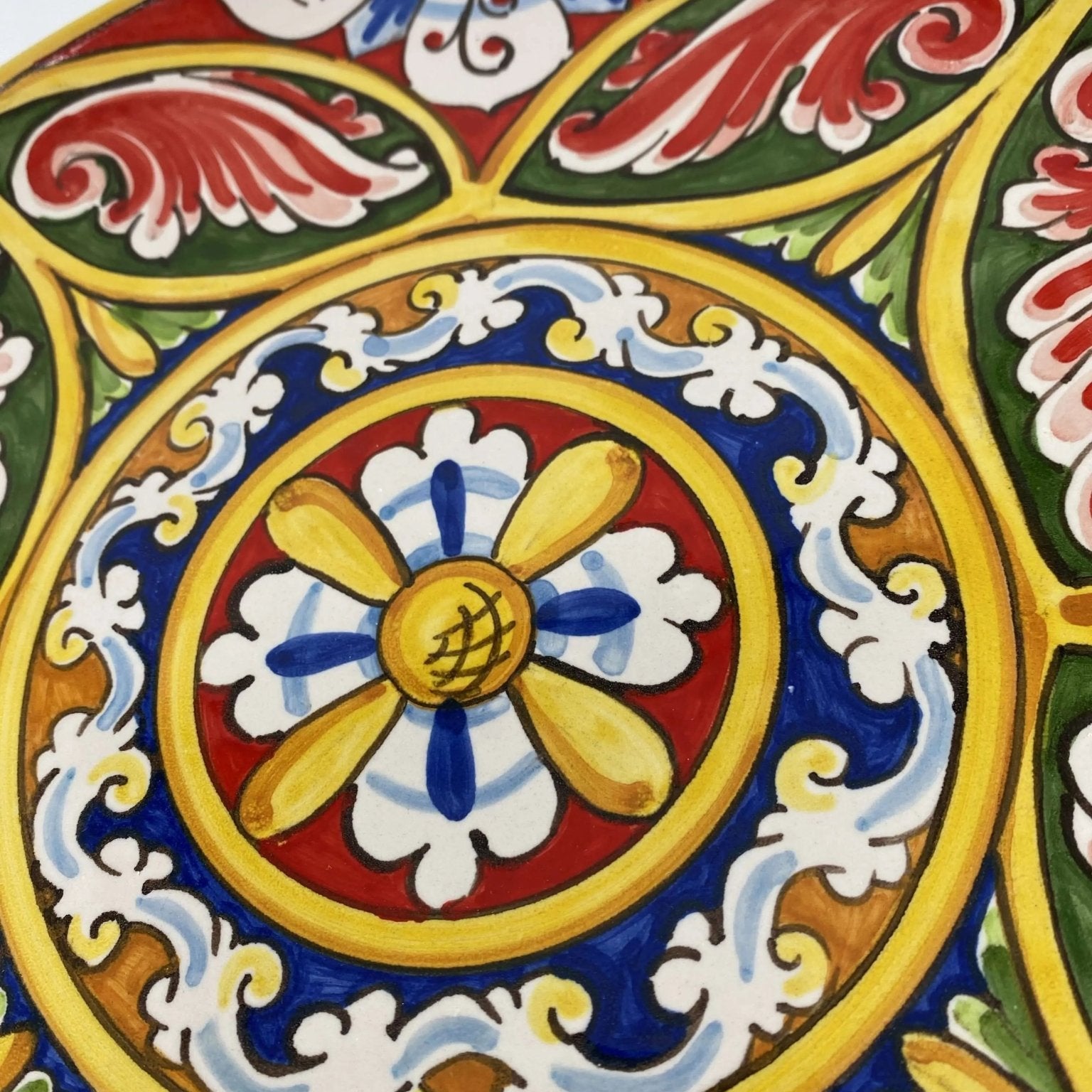 Piatto Decorativo dipinto a mano diametro cm 30 Decoro n.4 - DD CERAMICHE SICILIANE