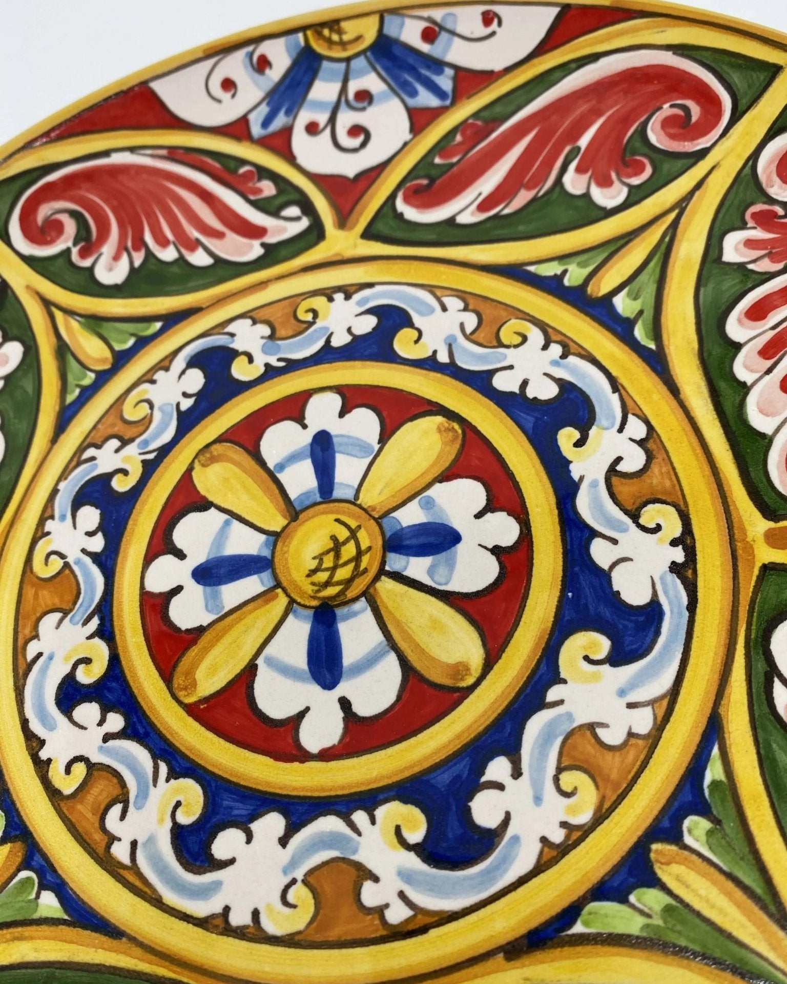 Piatto Decorativo dipinto a mano diametro cm 30 Decoro n.4 - DD CERAMICHE SICILIANE