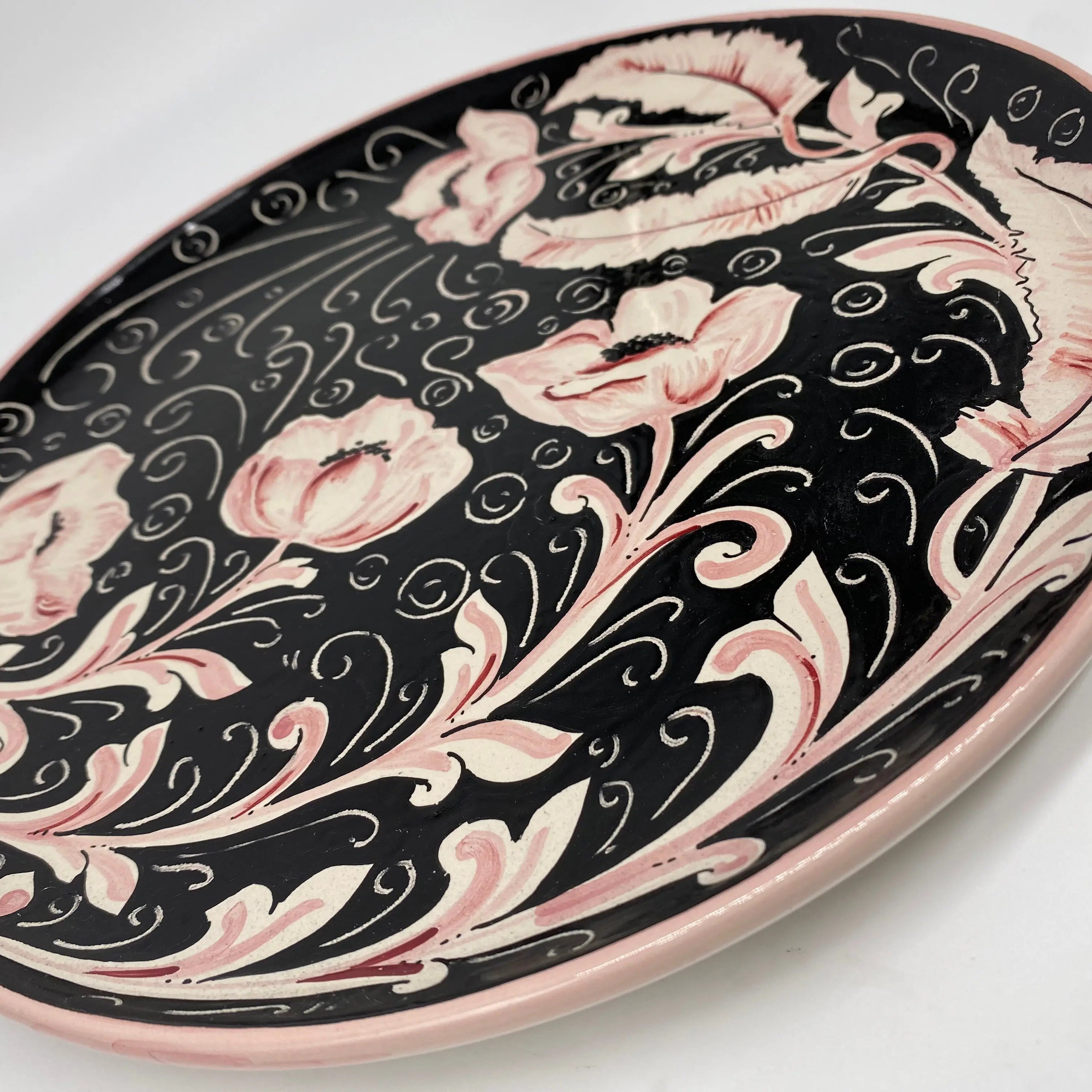 Piatto Decorativo dipinto a mano diametro cm 30 Decoro “Venus” Rosa DD CERAMICHE SICILIANE