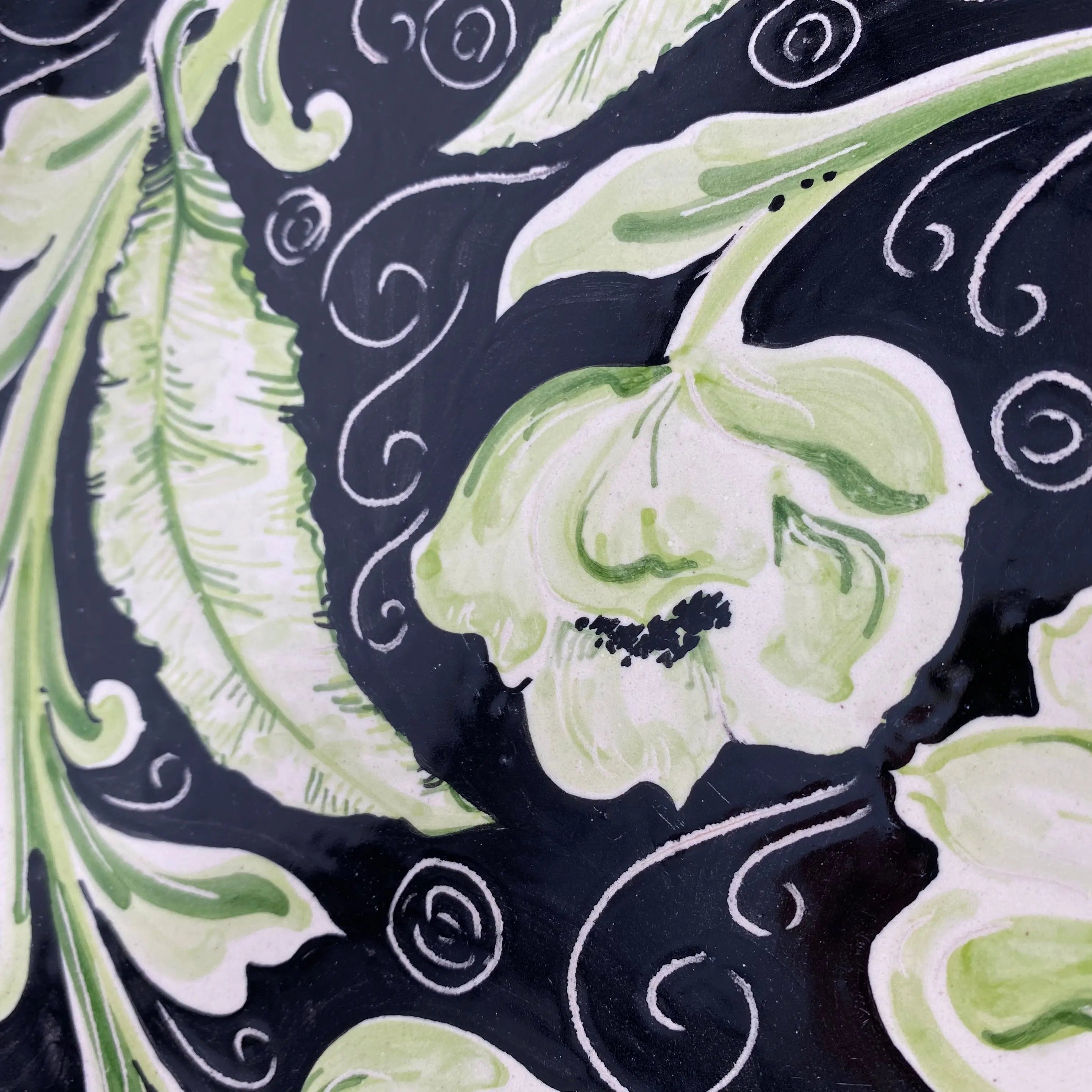 Piatto Decorativo dipinto a mano diametro cm 30 Decoro “Venus” Rosa DD CERAMICHE SICILIANE