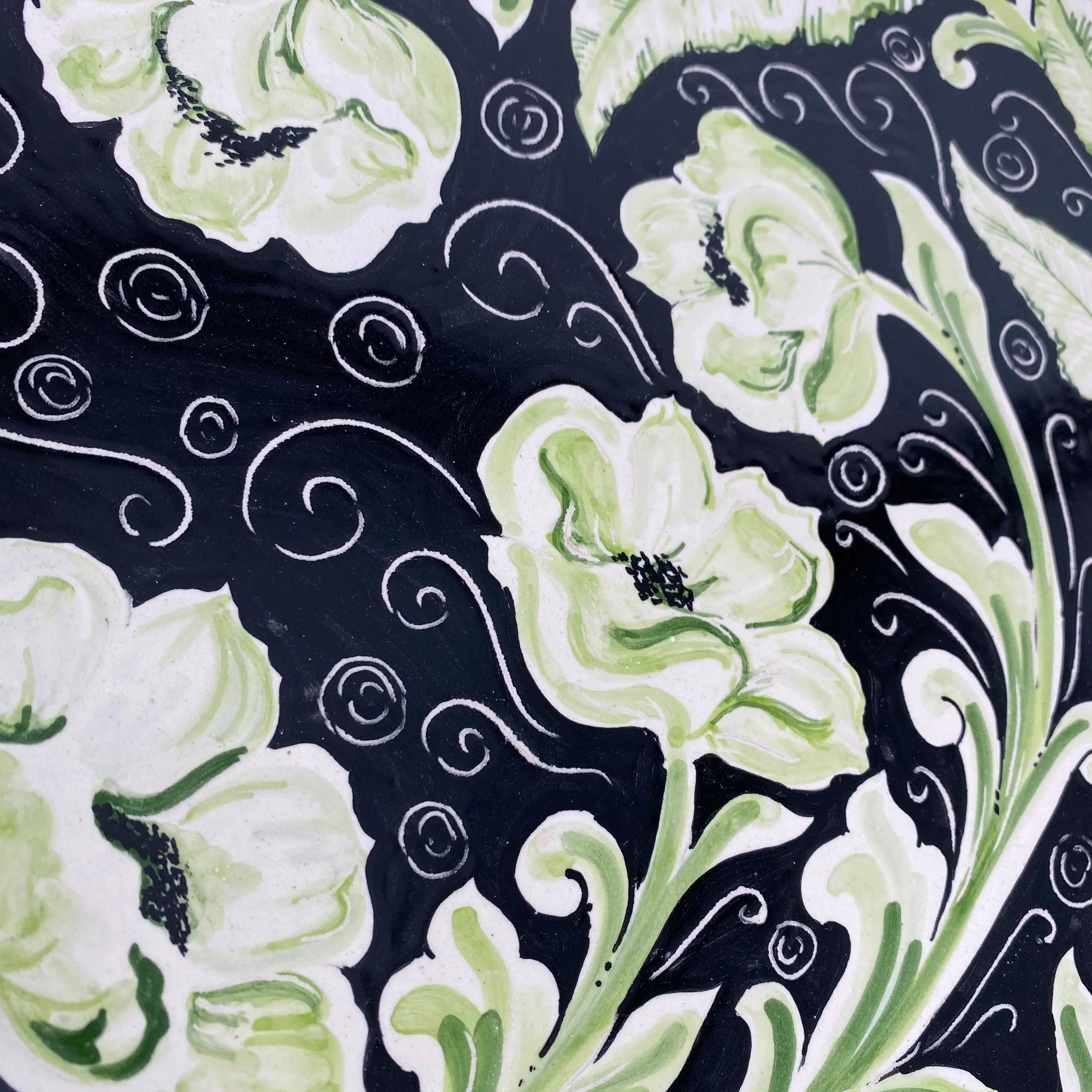 Piatto Decorativo dipinto a mano diametro cm 30 Decoro “Venus” Rosa DD CERAMICHE SICILIANE