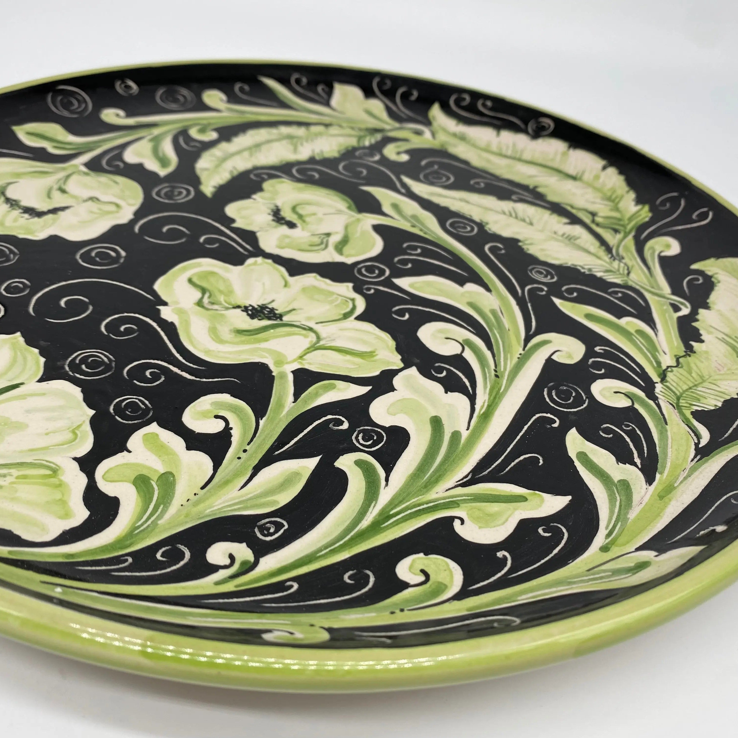 Piatto Decorativo dipinto a mano diametro cm 30 Decoro “Venus” Rosa DD CERAMICHE SICILIANE