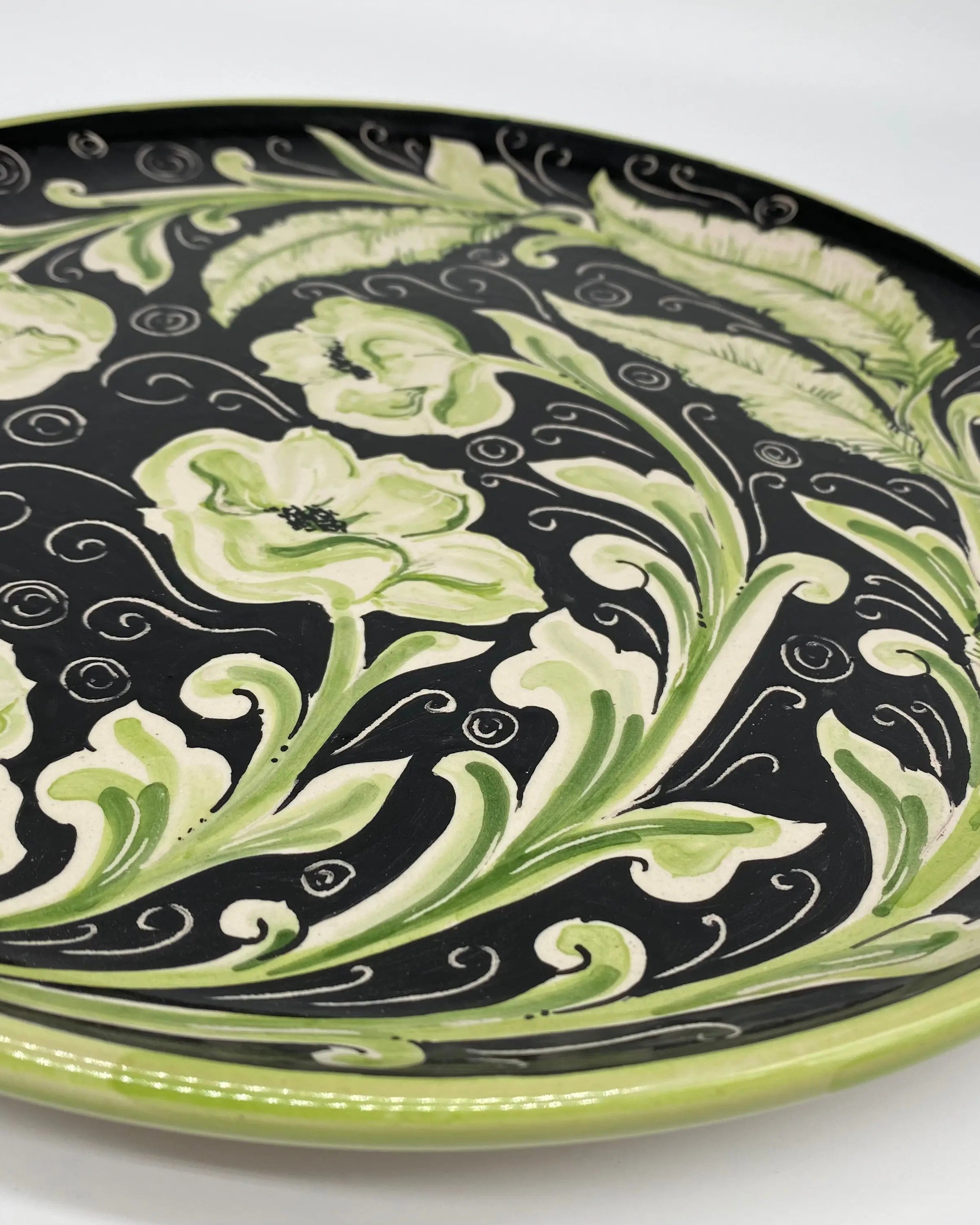 Piatto Decorativo dipinto a mano diametro cm 30 Decoro “Venus” Rosa DD CERAMICHE SICILIANE