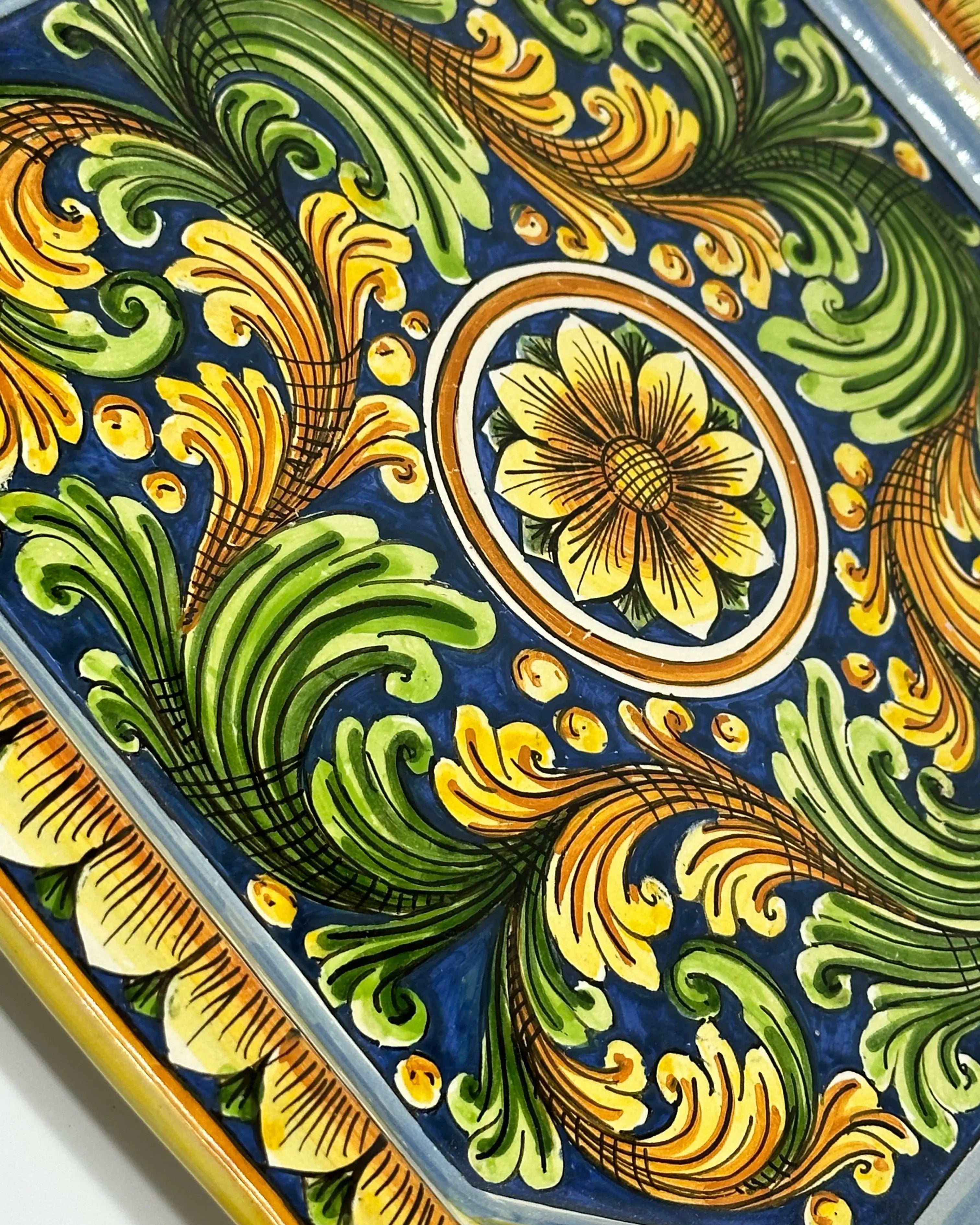 Piatto Decorativo Ottagonale dipinto a mano cm 32 Decoro n.2 DD CERAMICHE SICILIANE